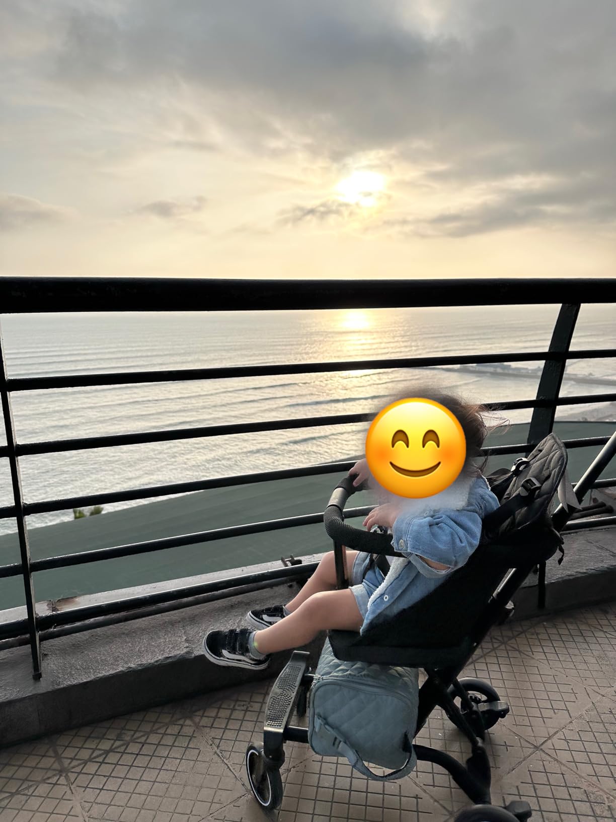 Dream On Me Coast Rider Travel Stroller, Lightweight & Compact Baby Stroller, Theme Park Approved, Book-Folding Design, Adjustable Handle, Soft-Ride Wheels, Converts to Rider & Scooter - Black customer photo 2