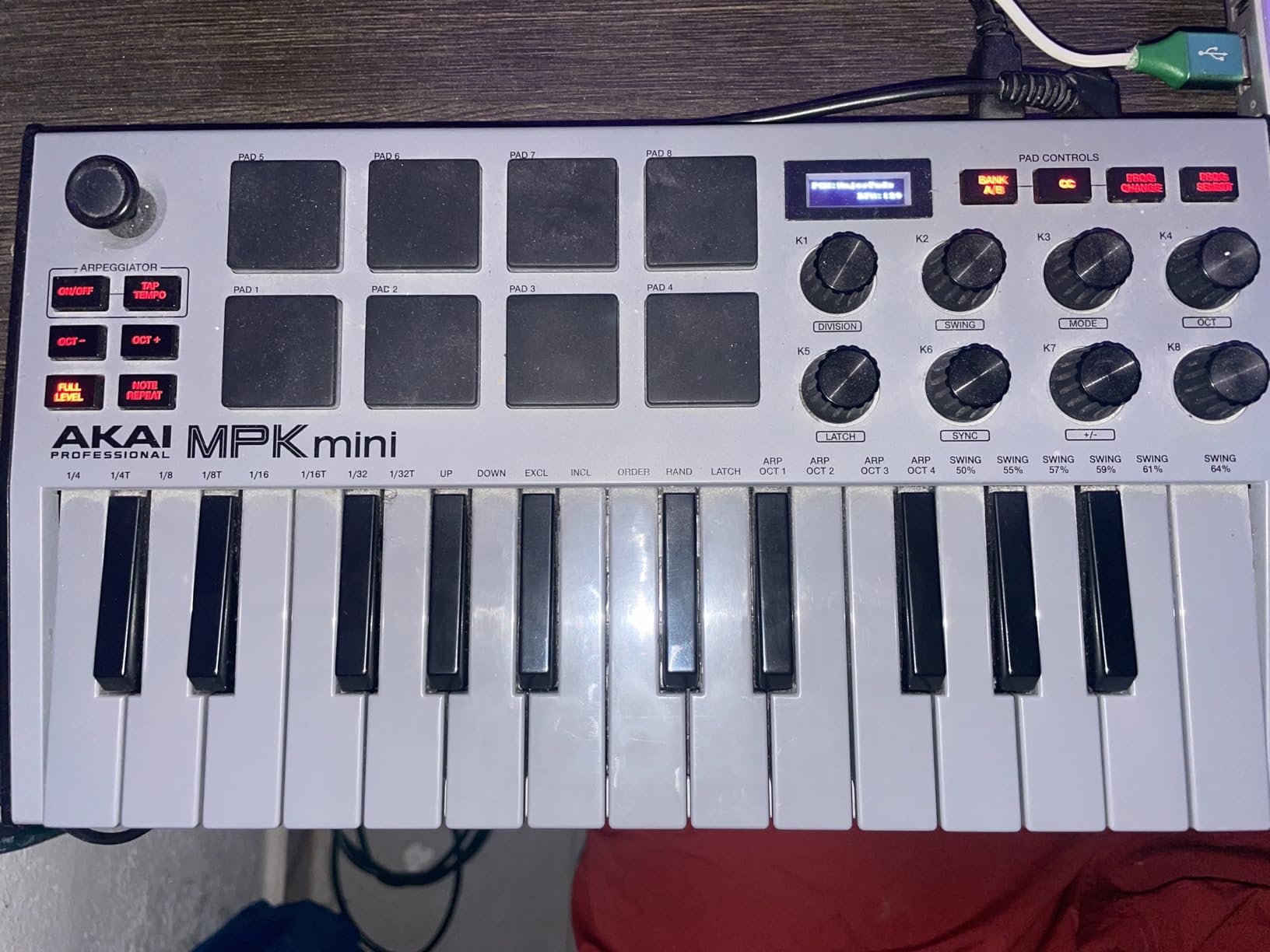 Akai Professional MPK Mini MK3-25 Key USB MIDI Keyboard Controller with 8 Backlit Drum Pads, 8 Knobs, Music Production Software and Native Instruments Sound Package (NKS Integration) customer photo 1