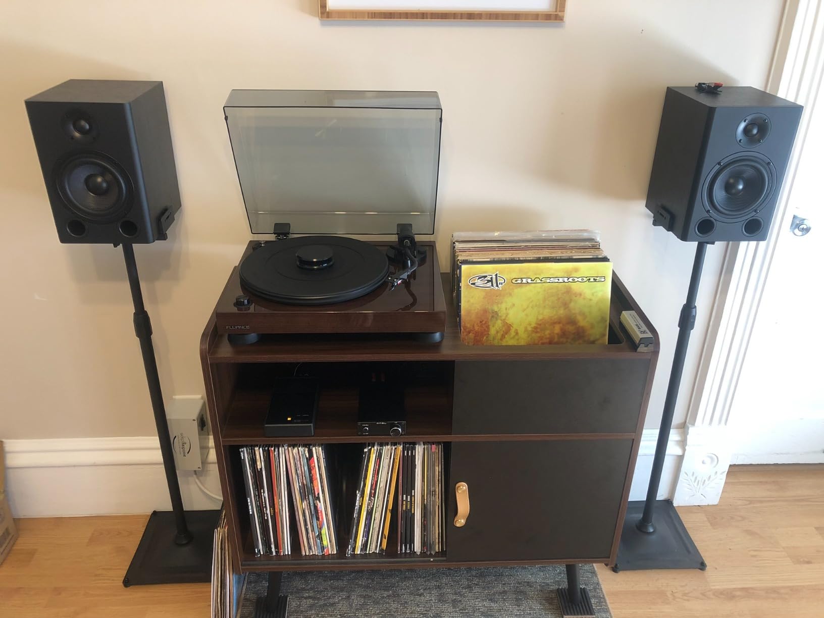 Fluance RT82 Reference High Fidelity Vinyl Turntable Record Player with Ortofon OM10 Cartridge, Speed Control Motor, High Mass MDF Wood Plinth, Vibration Isolation Feet - Bamboo customer photo 1