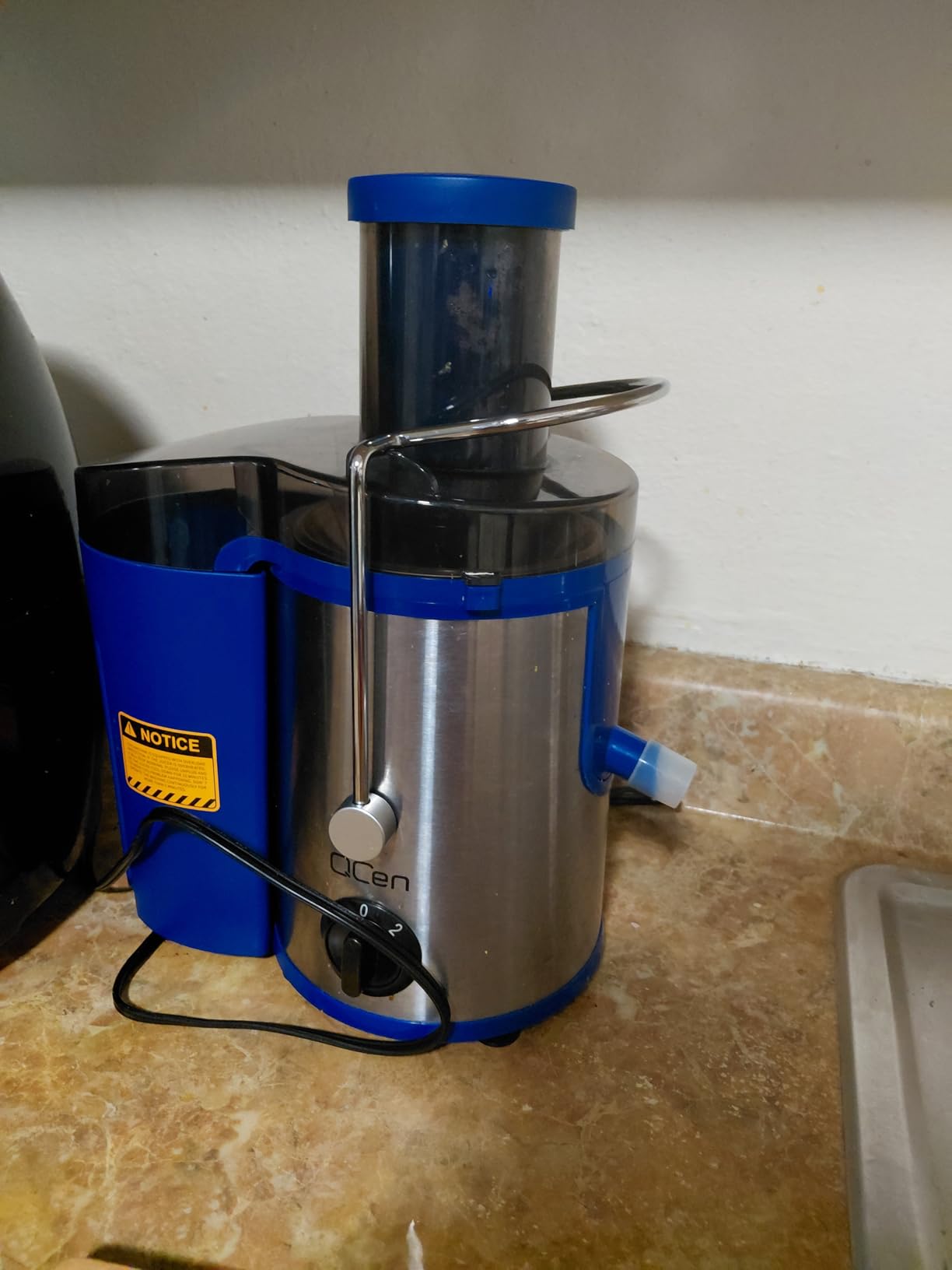 Qcen Juicer Machine, 500W Centrifugal Juicer Extractor with Wide Mouth 3