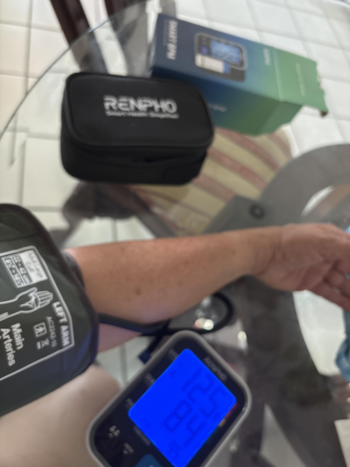 RENPHO Smart Blood Pressure Monitor for Home Use, Bluetooth BP Machine with Wide Range Cuff for Large Size Adult Arms, Multi-Users, Data Storage, Family Supplies customer photo 1