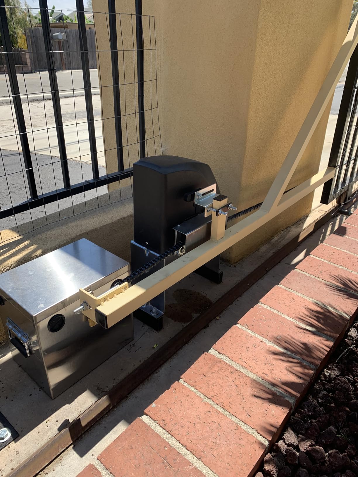 TOPENS DKC500S Solar Sliding Gate Opener Chain Drive customer photo 1