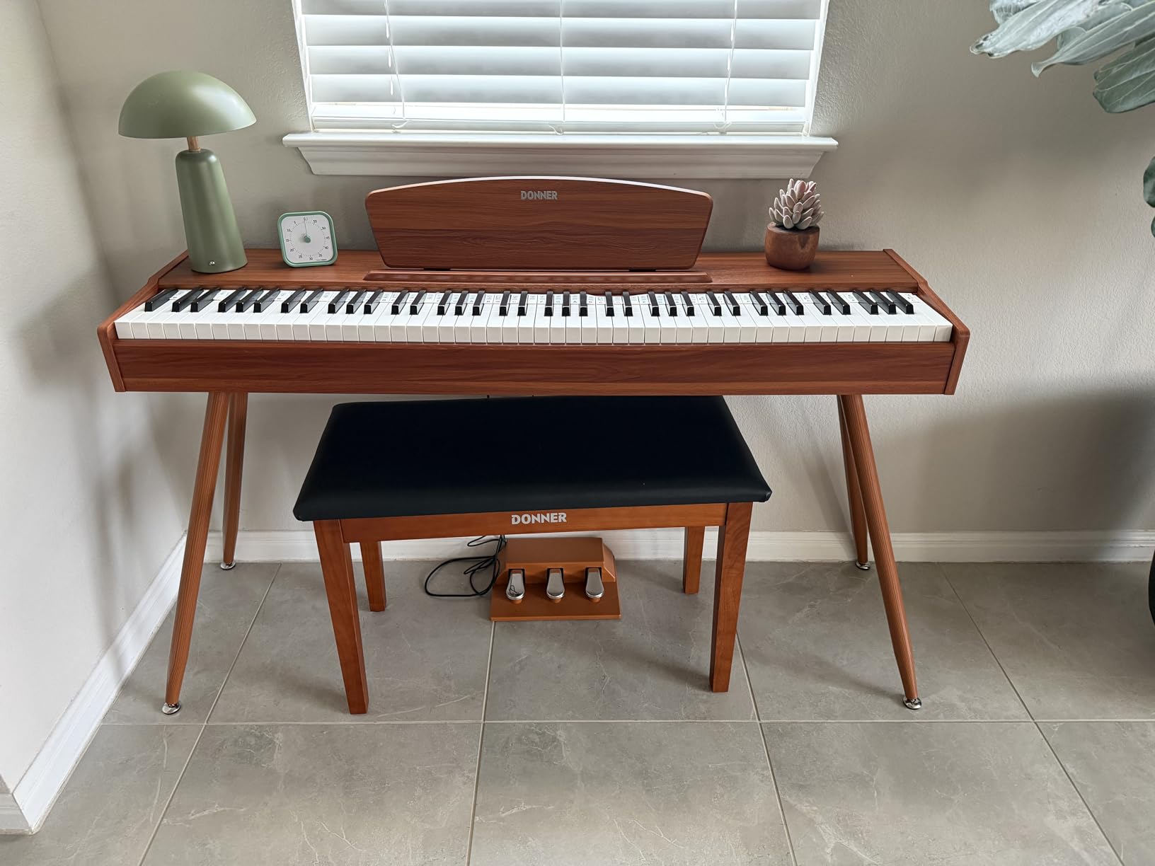 Donner DDP-80 Digital Piano 88 Key Weighted Keyboard, Full-size Electric Piano for Beginners, with Triple Pedal, Supports USB-MIDI, Retro Wood Color customer photo 2