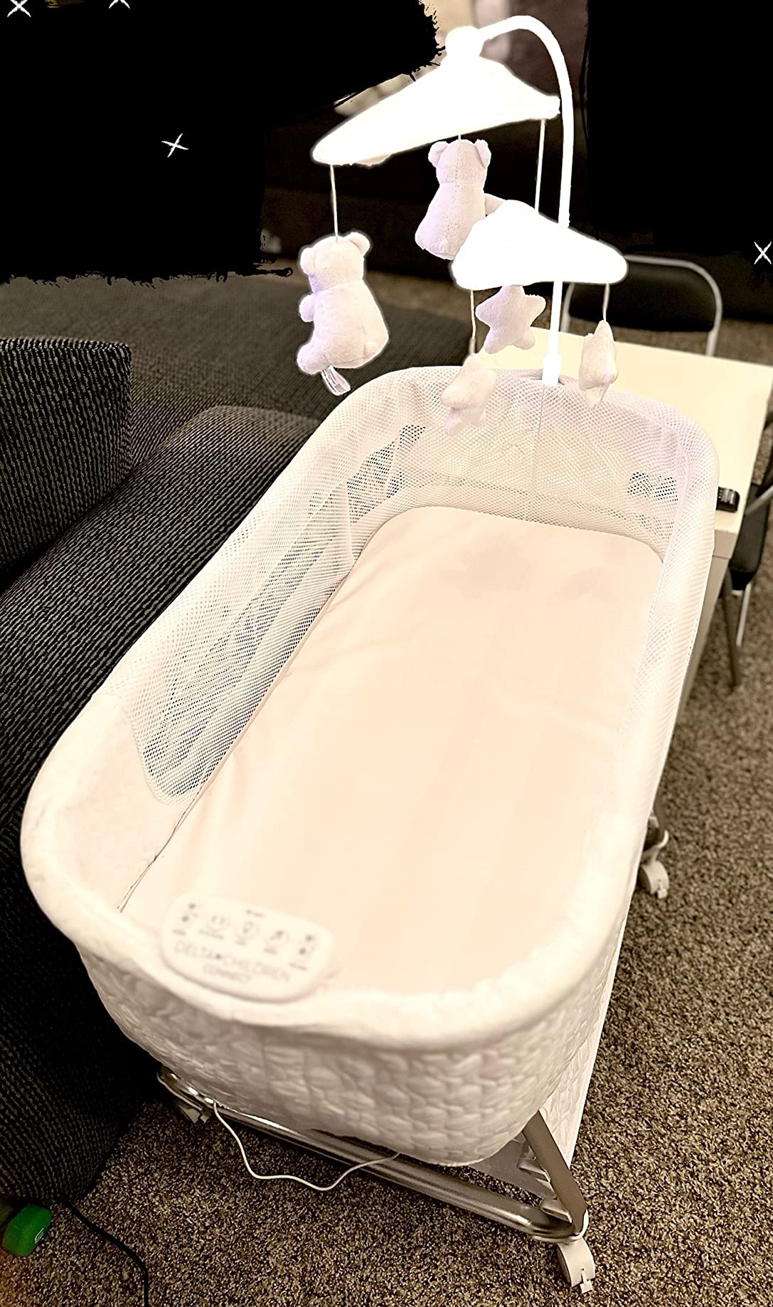 Delta Children SmartSleep Auto Glide Bassinet with Bluetooth, Alloy customer photo 1
