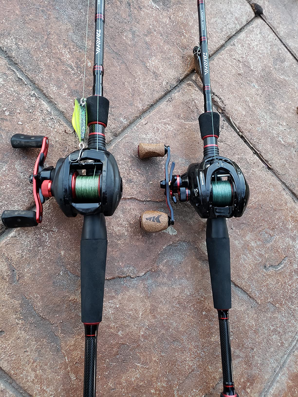 KastKing MegaJaws Elite Baitcasting Fishing Reel, AutoMag Dual Braking, 6.7oz, 17.64 LB Carbon Fiber Drag, 11+1 BB customer photo 1