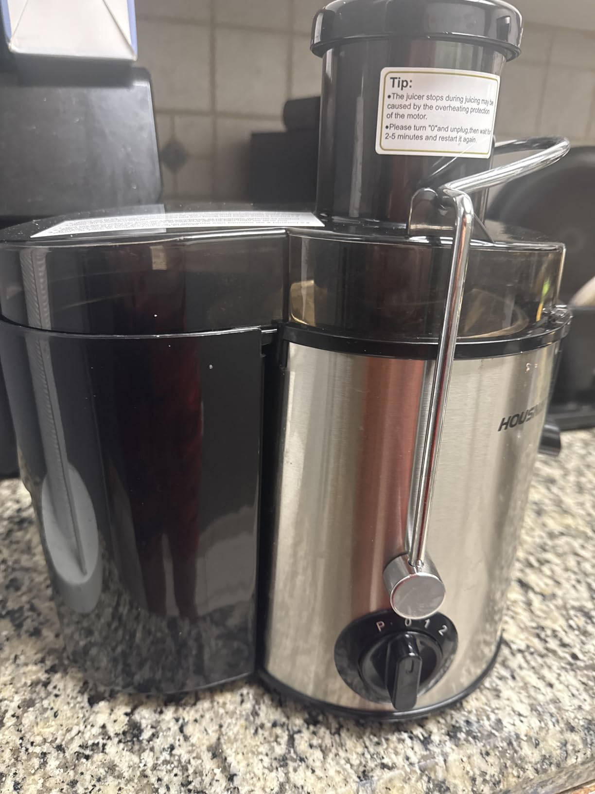 Juicer Machines, HOUSNAT Juicer Whole Fruit and Vegetables with 3-Speed Setting, 400 W Motor Quick Juicing Ideal for Beginners & Light Daily Use, Cleaning Brush and Juicing Recipe Included customer photo 2