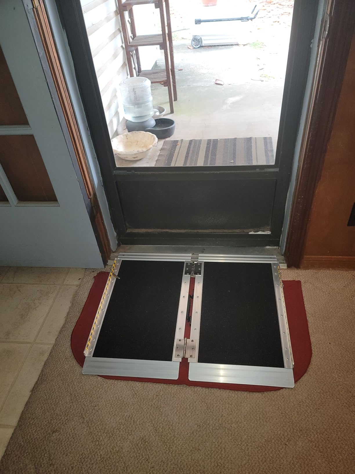 FACHNUO 4 Feet Portable Wheelchair Ramp, Non-Skid Aluminum Handicap Ramps with Handle, Folding Threshold Wheel Chair Ramp for Home Steps, Stairs, Entry, Threshold, Curbs, 800LBS Capacity customer photo 2