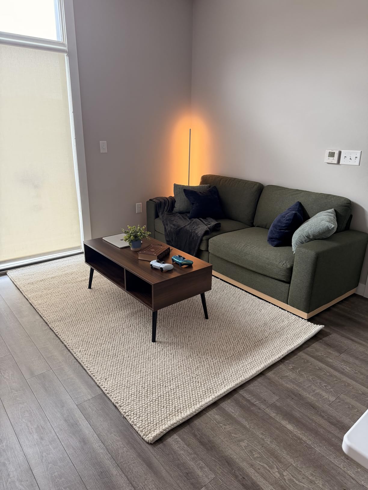 SAFAVIEH Area Rug 5x8 - Natura Collection - Beige & Ivory, Handmade Wool Blend, Textured Design, Ideal for Living Room, Bedroom, Dining Space (NAT425B) customer photo 1