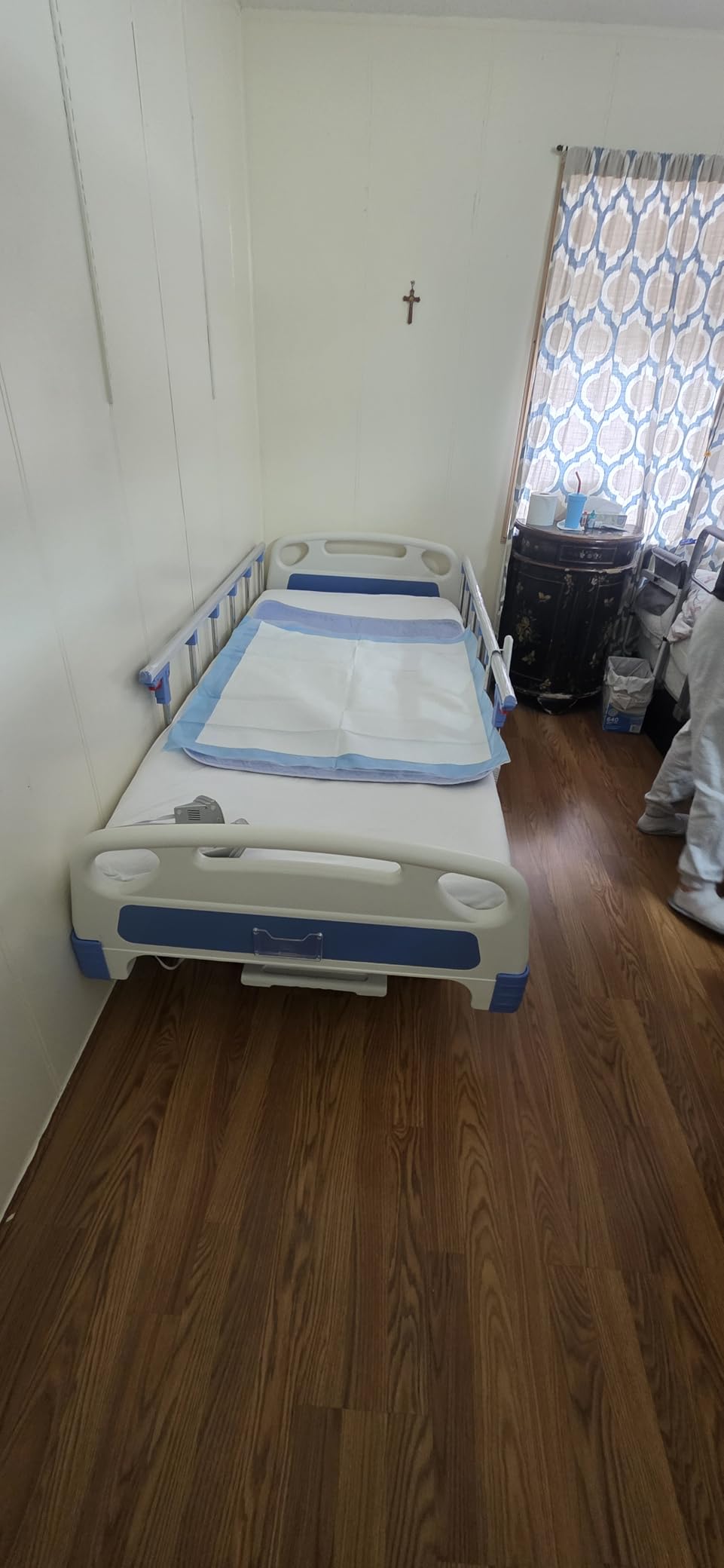 Point A PAM-3 Premium Full Electric Hospital Bed - 4.7