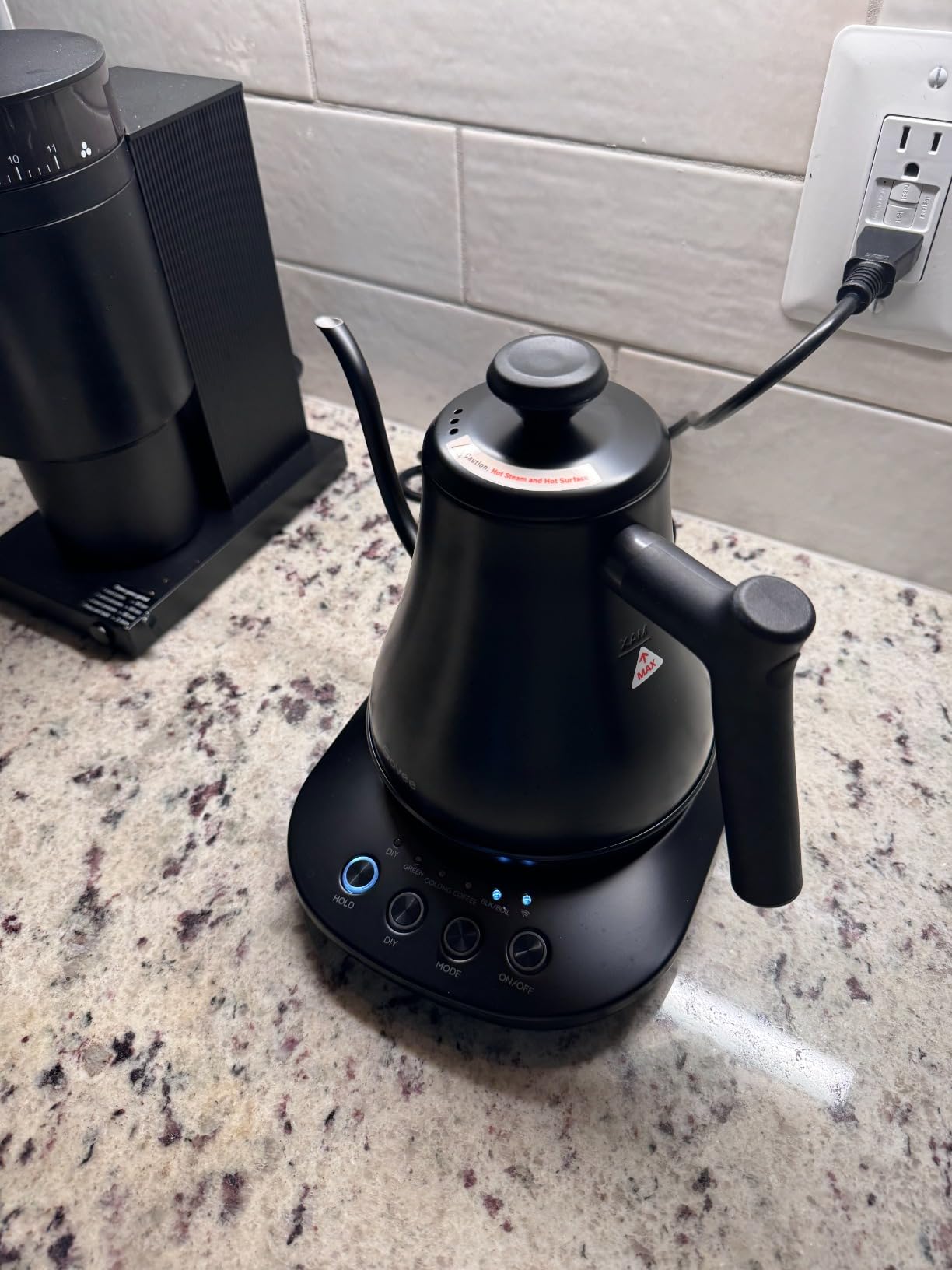 Govee Smart Electric Kettle, WiFi Variable Temperature Gooseneck Pour Over Kettle and Tea Kettle, Alexa Control, 1200W Quick Heating, 100% Stainless Steel, 0.8L, Matte Black customer photo 1
