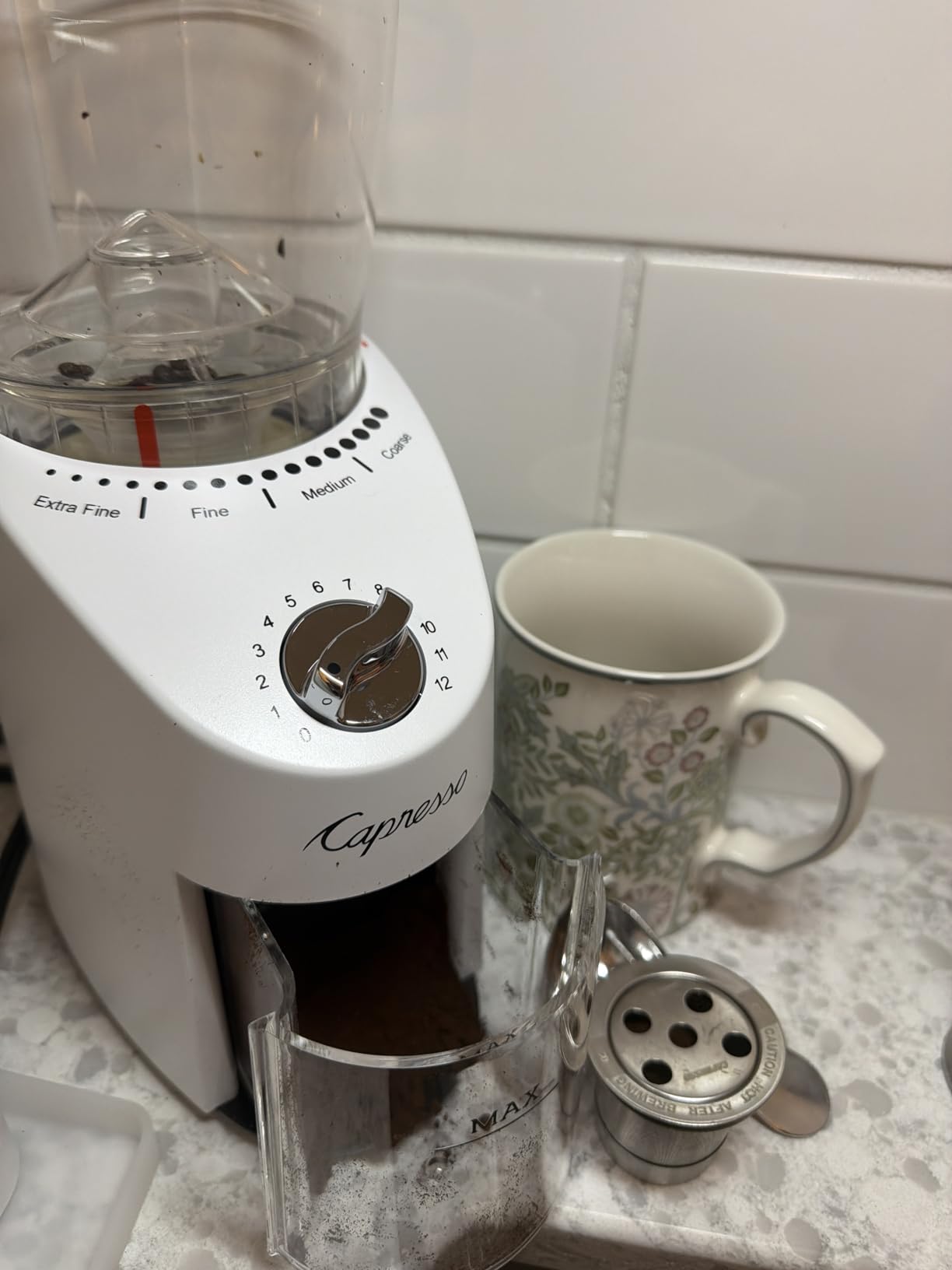 Capresso Infinity Plus Conical Burr Grinder, White customer photo 1