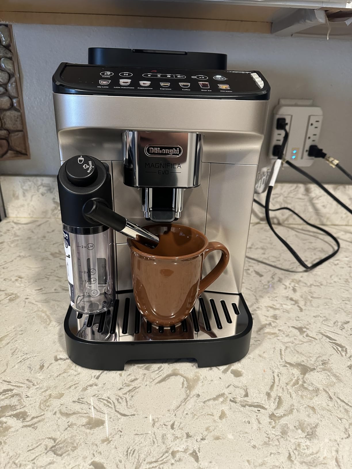 De'Longhi Magnifica Evo Automatic Espresso & Coffee Machine with Auto Milk Frother, Built-in Grinder & Auto-Clean Function - For Latte, Cappuccino, Americano, Iced Coffee, ECAM29084SB, Silver customer photo 2