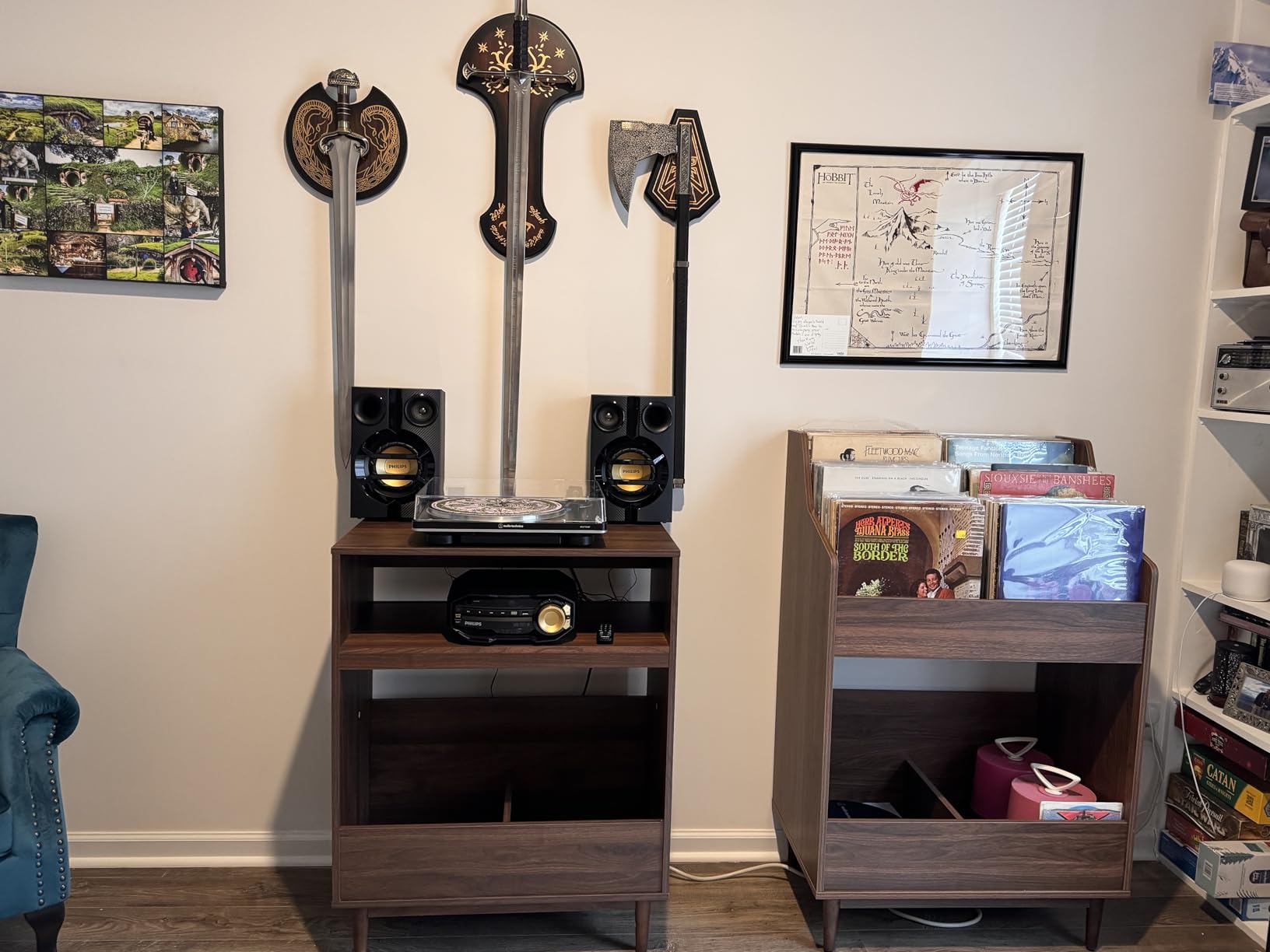 Crosley Furniture Liam Vinyl Record Storage Stand, Tiered Storage Shelves for Records, Walnut customer photo 2