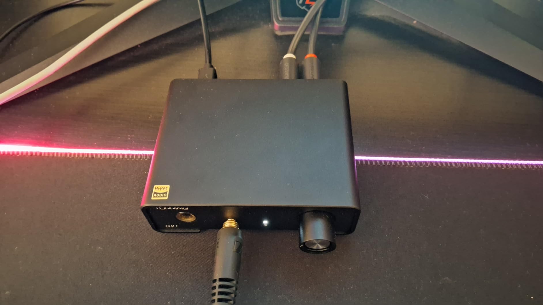Topping DX1 Mini Stereo DAC Headphone Amplifier Combo - 280mW x2 Powerful Output Two-Stage GAIN Switch USB Chargable Discrete LNRD AK4493S XU208 384kHz/32bit Native DSD256 HiFi Home Audio (Sliver) customer photo 1