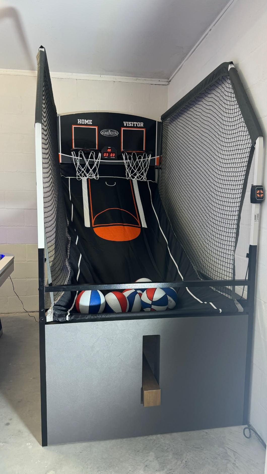 Barrington Billiards Urban Collection Arcade Basketball Game with Electronic Scoring and 7-inch Basketball Set, White customer photo 1