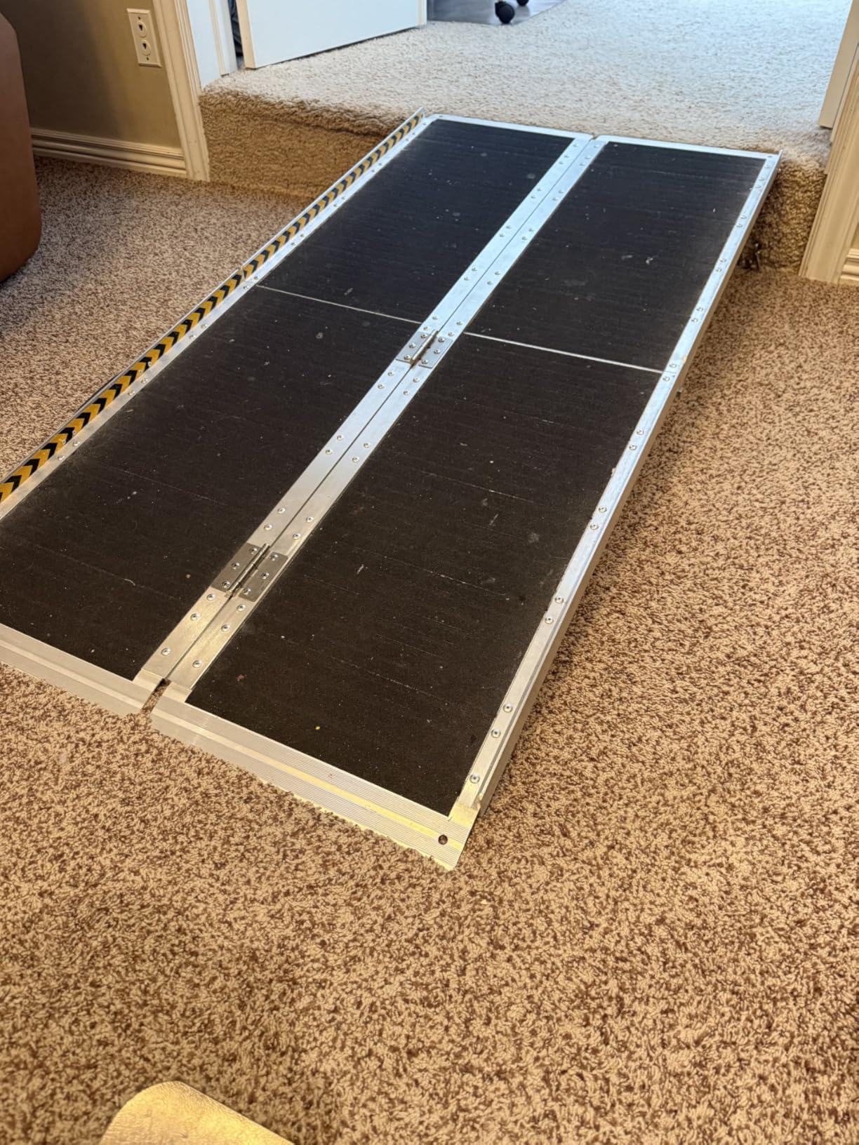 VNN Portable Wheelchair Ramp 5FT, Seamless Non-Slip Aluminum Ramps for Wheelchairs for Home, Handicap Wheelchair Ramps for Home Steps, Aluminum Loading Dock Plates, Black customer photo 1