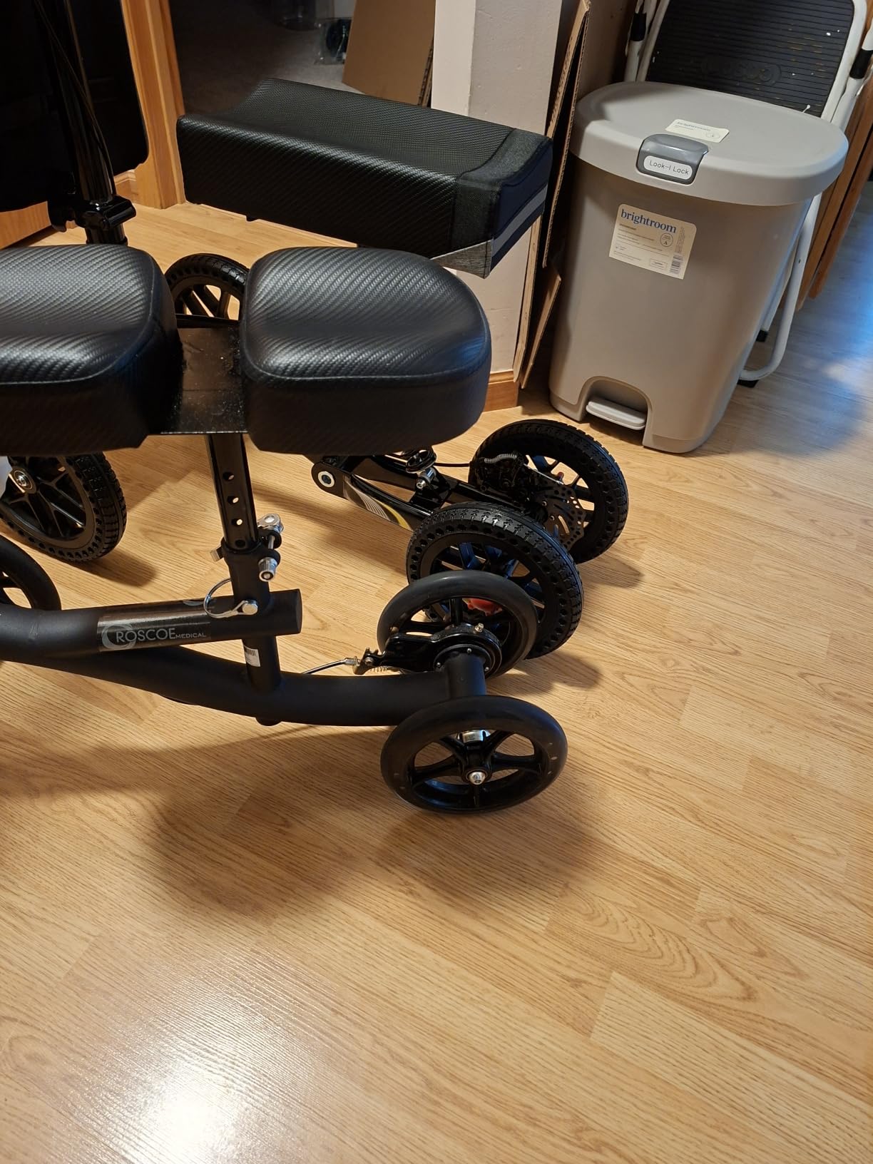 BlessReach Knee Scooter, All Terrain Foldable Knee Scooter Walker, Disc Brake Knee Walker for Foot Injuries Compact Crutches Alternative customer photo 1