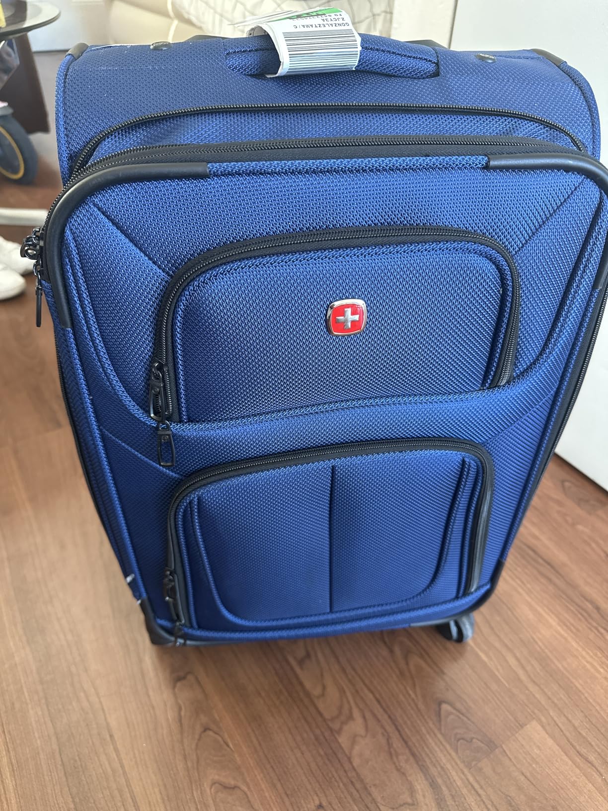 SWISSGEAR Sion Softside Expandable Spinner Luggage Durable Lightweight Travel Suitcase, Merlot, 3-Piece Set (Carry-On/Medium/Large) customer photo 2