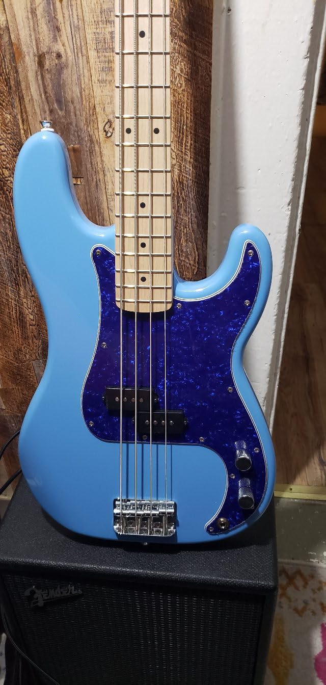 Squier Sonic Precision Bass Guitar, Beginner Guitar, Includes 30 Days of Free Lessons, Laurel Fingerboard and Step Up Pickups, Chrome Hardware, and Polyurethane Finish, Black customer photo 2