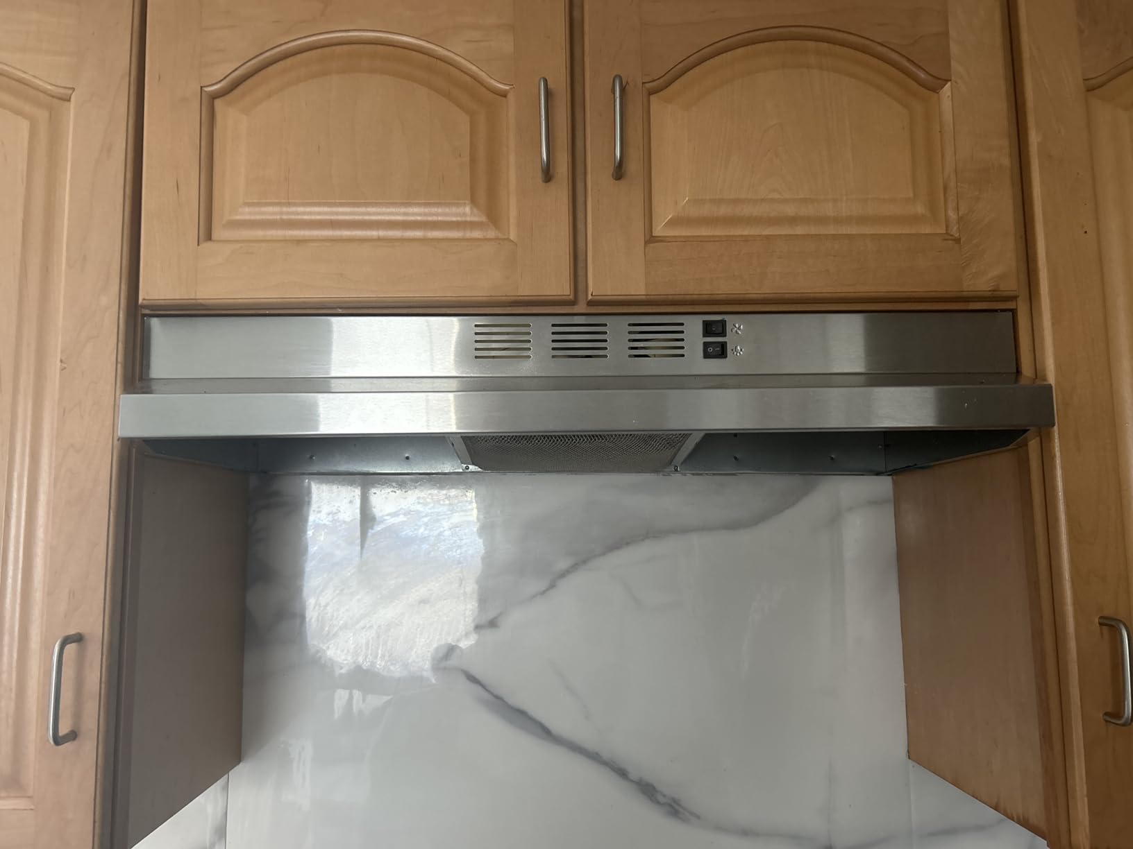 FIREGAS 30 Inch Under Cabinet Range Hood, 300 CFM Powerful & 45dB Quiet Vent Hood, Slim Stainless Steel Stove Hood for Kitchen & Apartments, 2-Speed Exhaust Fan, Ducted/Ductless Convertible customer photo 1