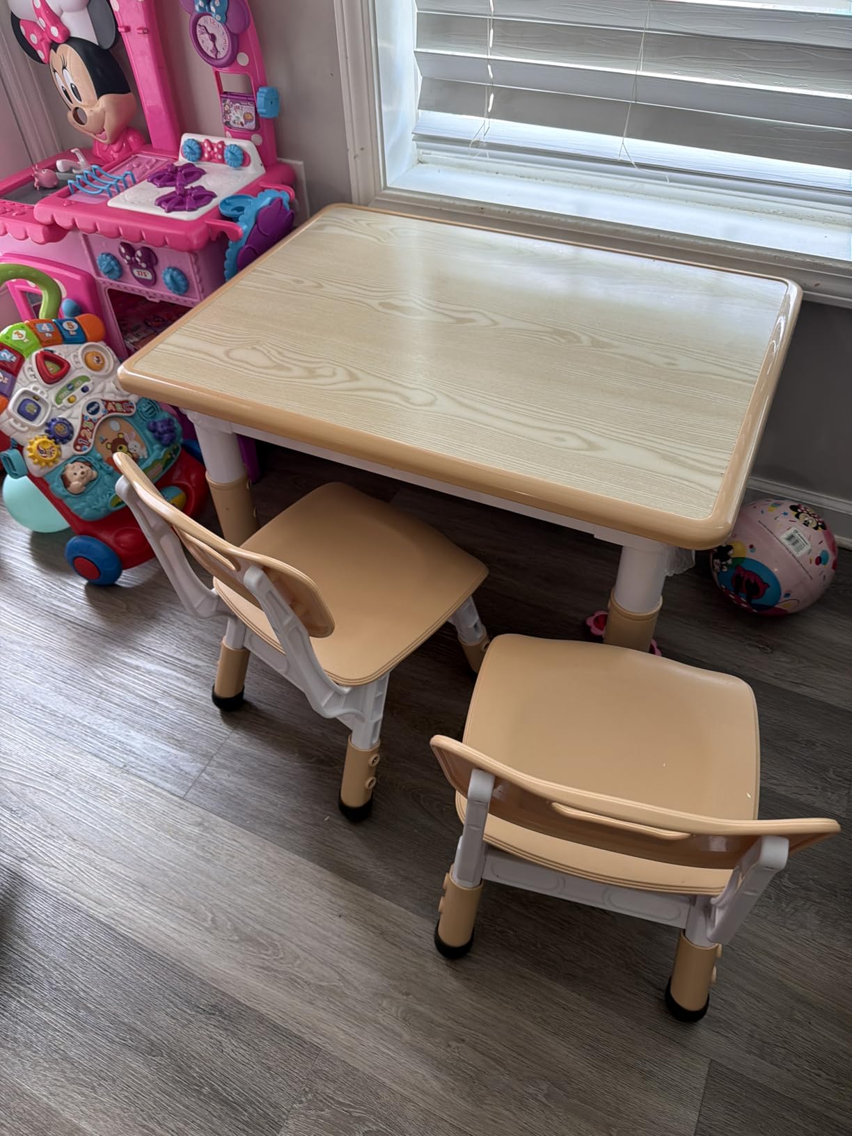 Brelley Kids Table and 2 Chairs Set, Height Adjustable Toddler Desk 31.5