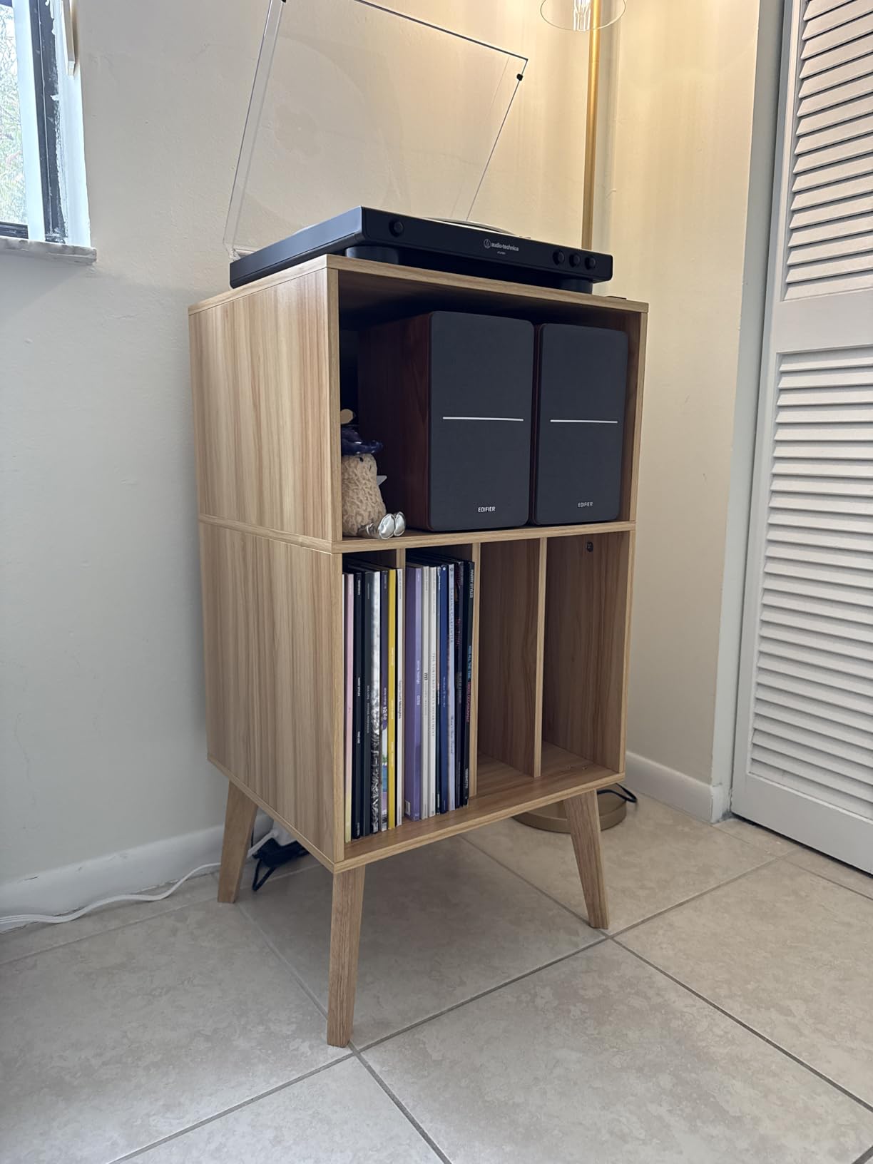 Lerliuo Record Player Stand, Walnut Turntable Stand Holds up to 160 Albums, Mid-Century Vinyl Storage Cabinet Table with Solid Wood Legs, Record Player Holder Display Shelf for Bedroom Living Room customer photo 2