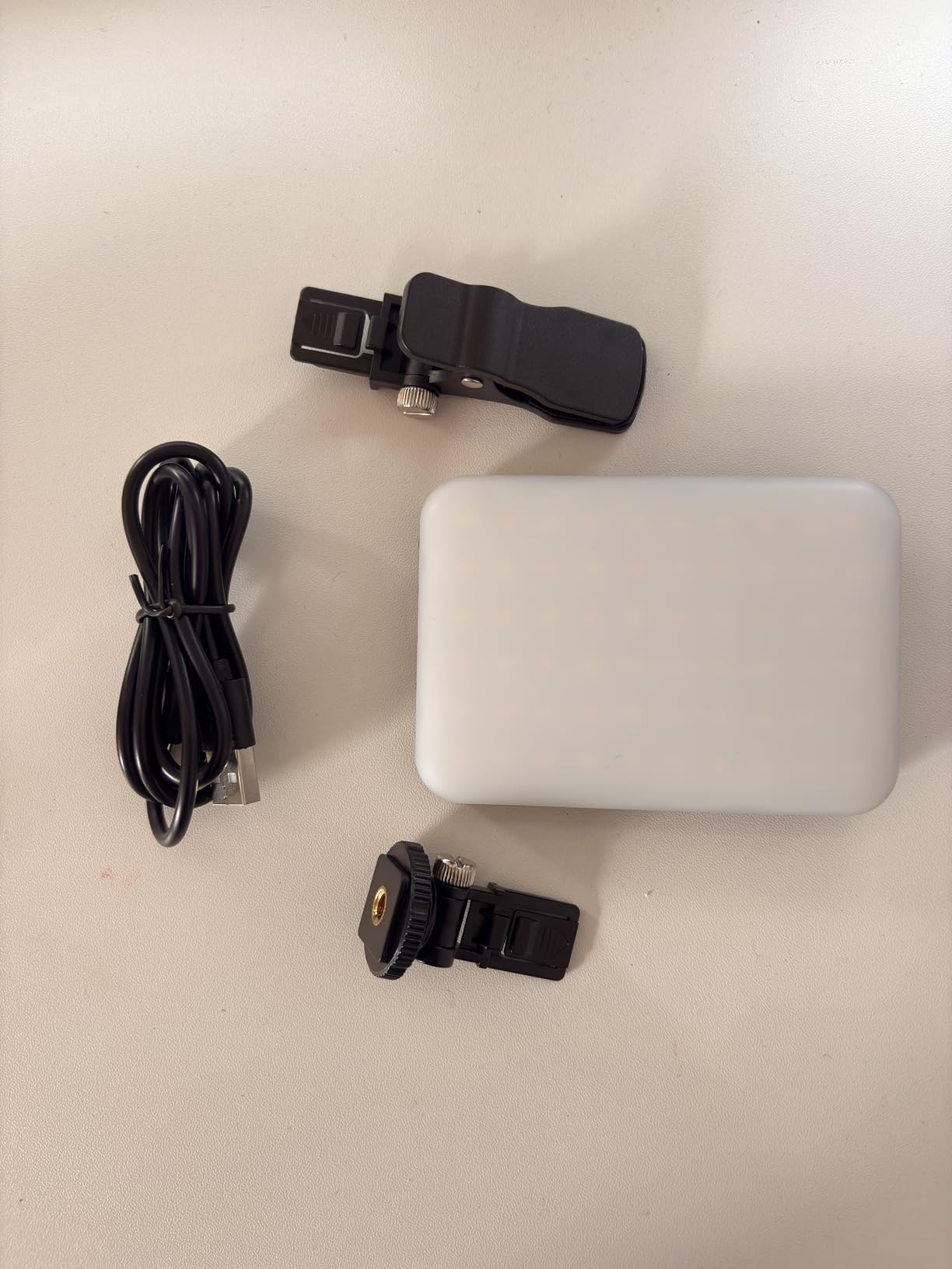ALTSON 60 LED Portable Selfie Light Video Conference Lighting with Clip & Camera Tripod Adapter Rechargeable 2200mAh CRI 97+ customer photo 2