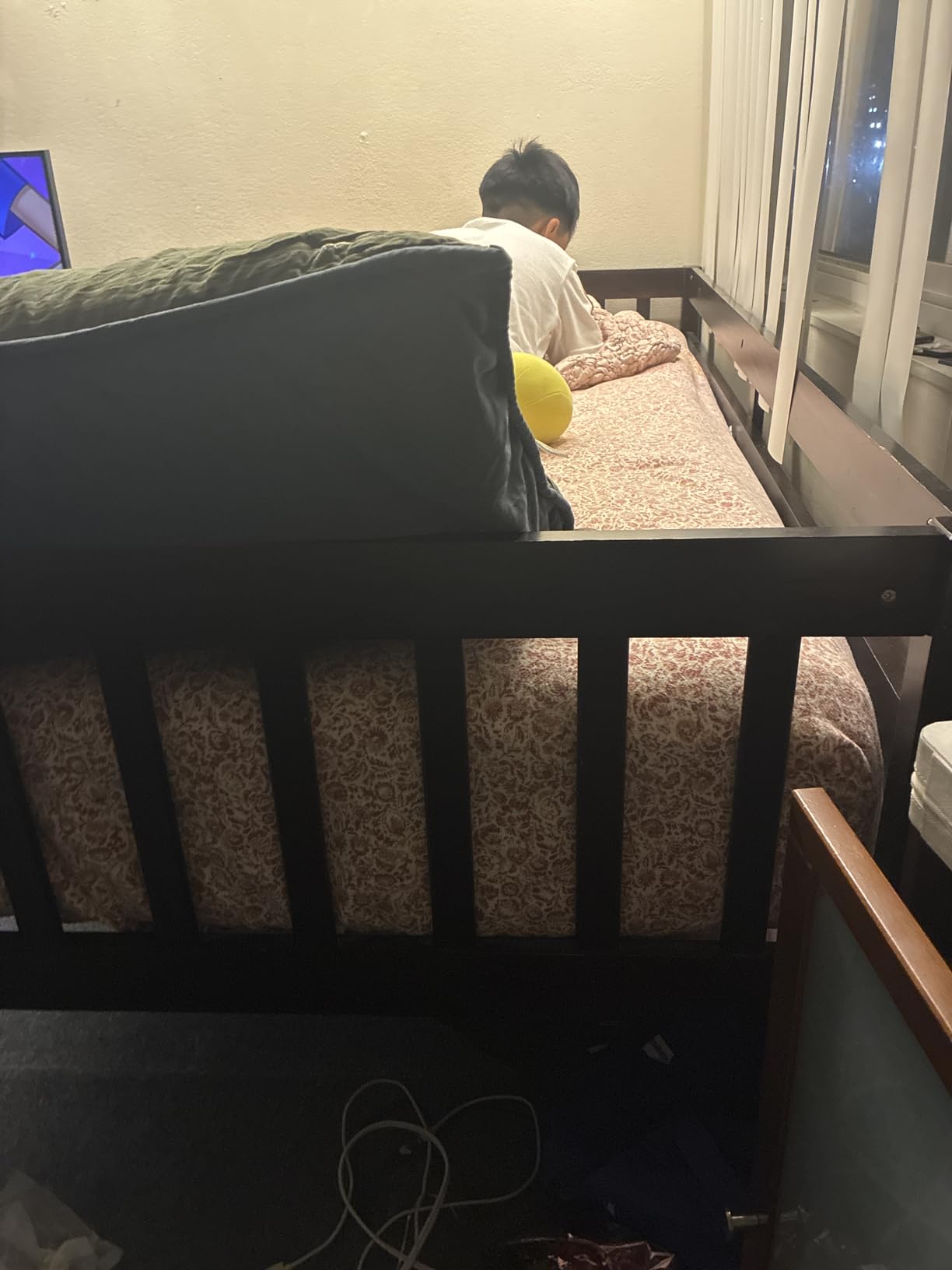 KOMFOTT Low Bunk Bed Twin Over Twin, Solid Wood Bunk Bed Frame with Built-in Ladder & Safety Guardrails, Space-Saving Low Bunk Bed for Kids, Teens, No Box Spring Needed customer photo 1