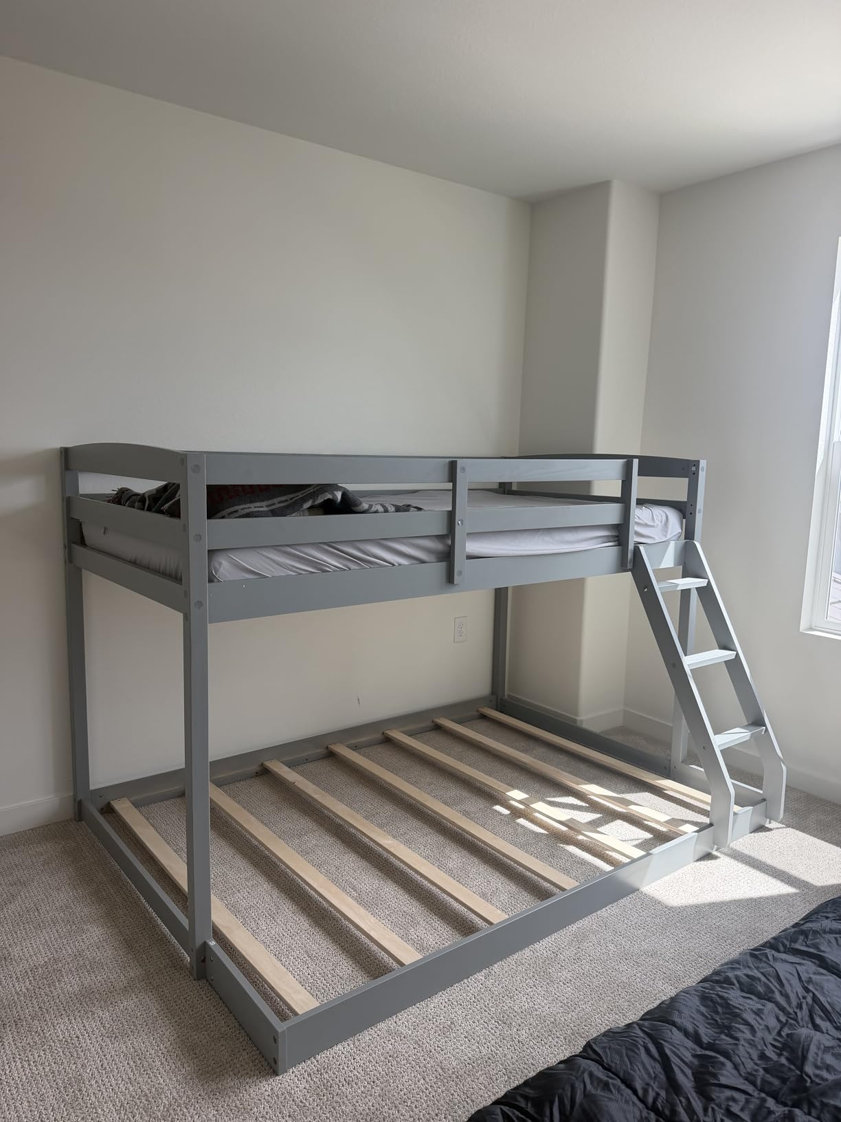 KOMFOTT Low Bunk Bed Twin Over Twin, Solid Wood Bunk Bed Frame with Built-in Ladder & Safety Guardrails, Space-Saving Low Bunk Bed for Kids, Teens, No Box Spring Needed customer photo 2
