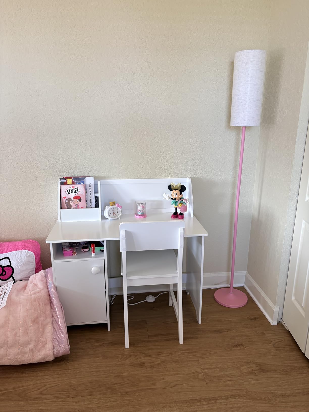 UTEX Kids Study Desk with Chair, Kids Desk and Chair Sets with Hutch for 5-12, Wooden Children Study Table, Student Writing Table Computer Workstation customer photo 2