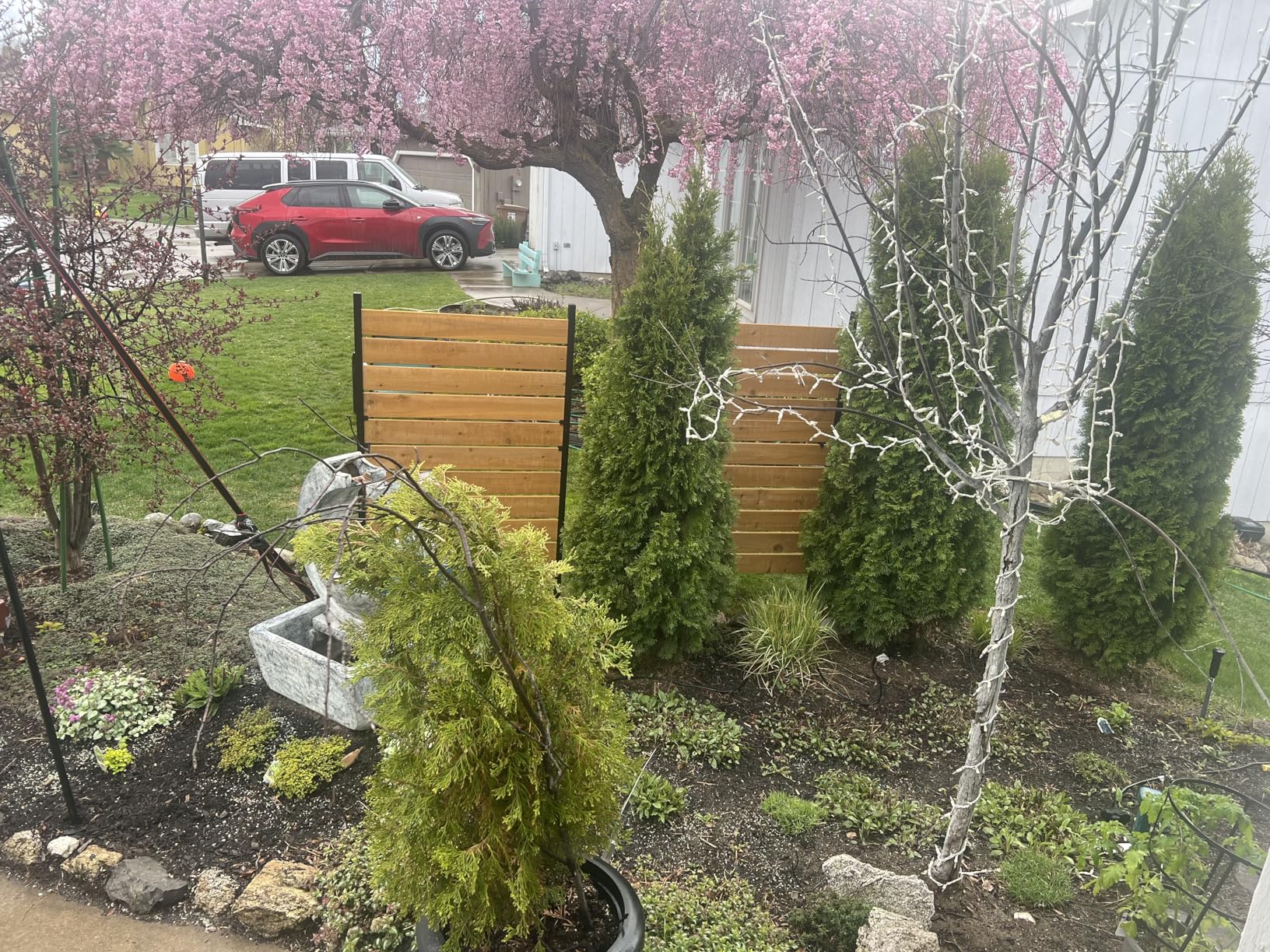 Concord Cedar Wood Privacy Screen, 5ft H x 3.2ft W, 1 Panel | No Dig Enclosure, Hide Trash Cans, Decorative Patio, Outdoor Fence, EC18022 customer photo 2