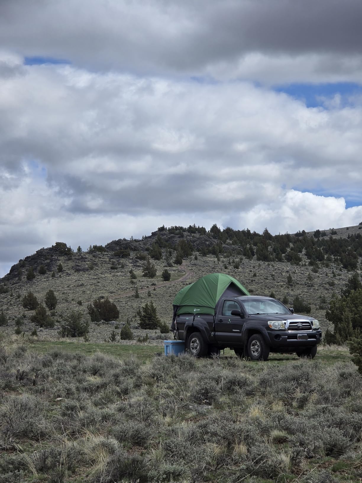 Truck Bed Tent - Water-Resistant Vented Camper Shell - Fits 5.5 to 6ft Truck Bed - 2 Person Camping Tent with Carry Bag by Wakeman Outdoors customer photo 1