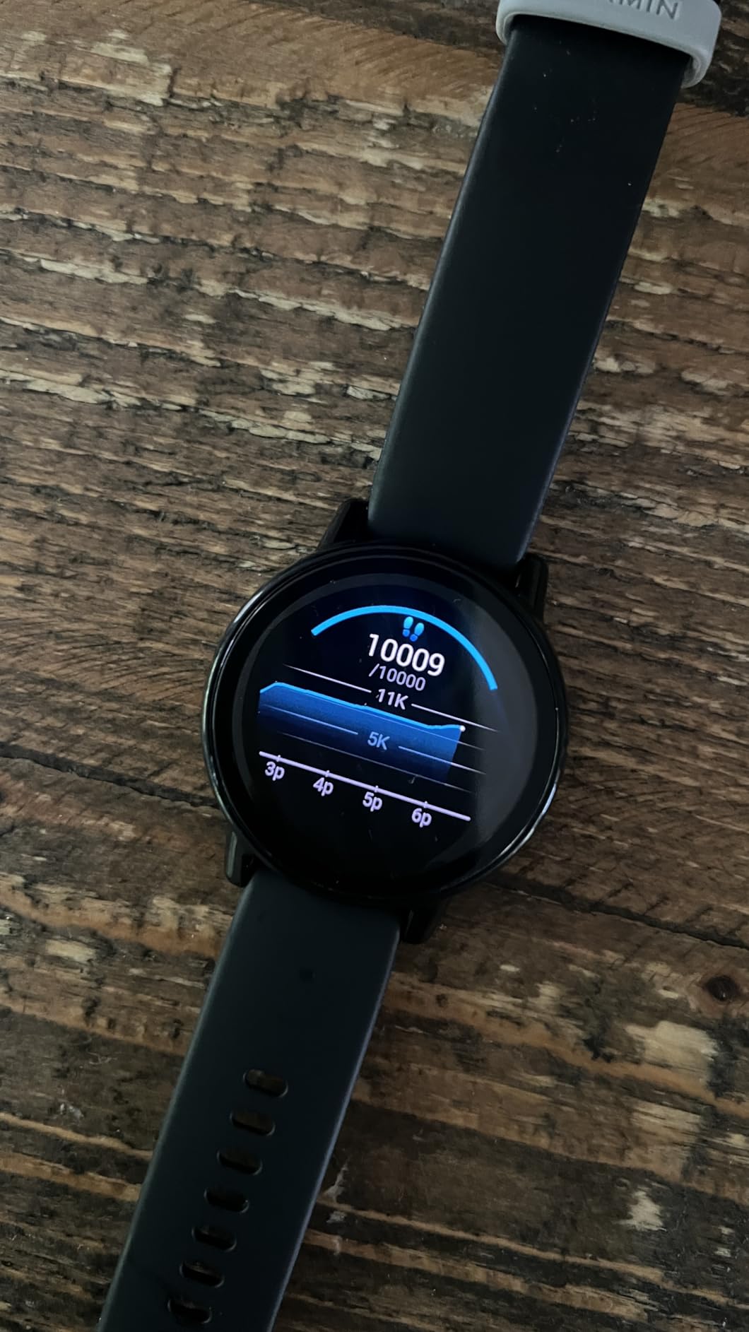 Garmin Vivoactive 5, Health and Fitness GPS Smartwatch, AMOLED Display, Up to 11 Days of Battery, Slate Aluminum Bezel with Black Case and Silicone Band customer photo 1