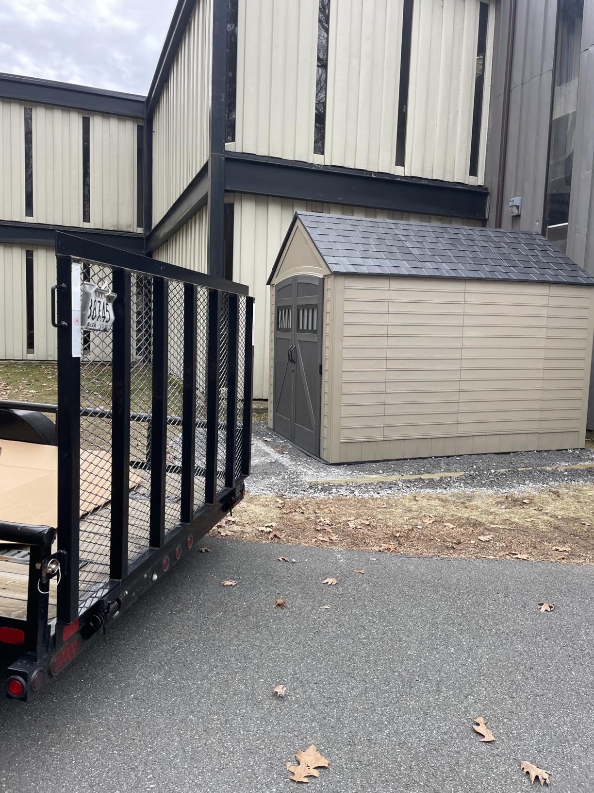 Rubbermaid Large Resin Outdoor Storage Shed With Floor (7 x 7 Ft.), Weather Resistant, Brown customer photo 1