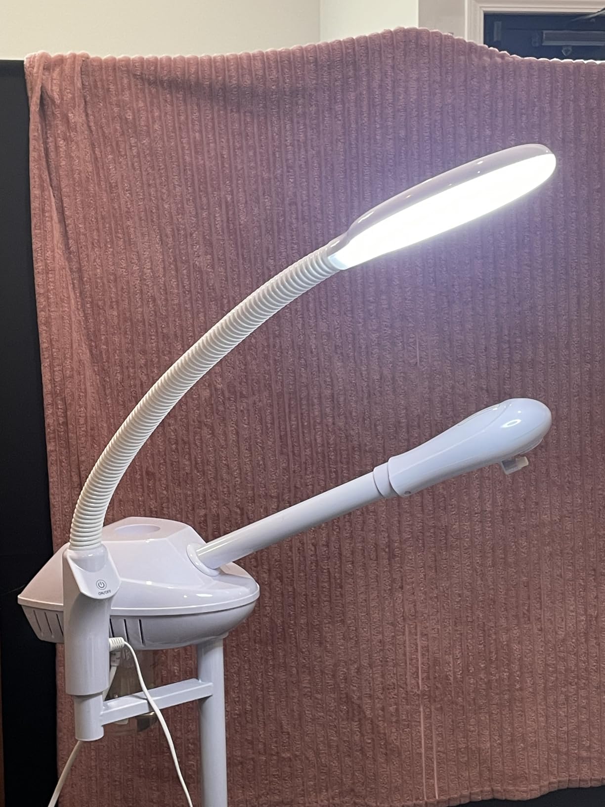 Professional Facial Steamer for Deep Hydration, 2in1 Ozone Face Steamer with 5X Magnifying Lamp, Suitable for Home Use or Beauty Spa Deep Cleansing and Hydration customer photo 1