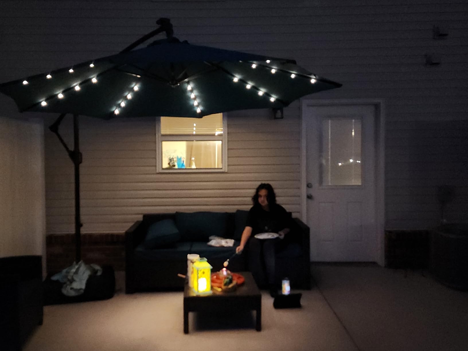 HOMSHADE 10ft Solar LED Cantilever Patio Umbrella with Base Included, Premium 220GSM Solution-Dyed Fabric, 5-Year Fade-Resistant, 30 MPH Windproof, 45 Degree Infinite Tilt for Backyard, Deck, Pool (Navy Blue) customer photo 1