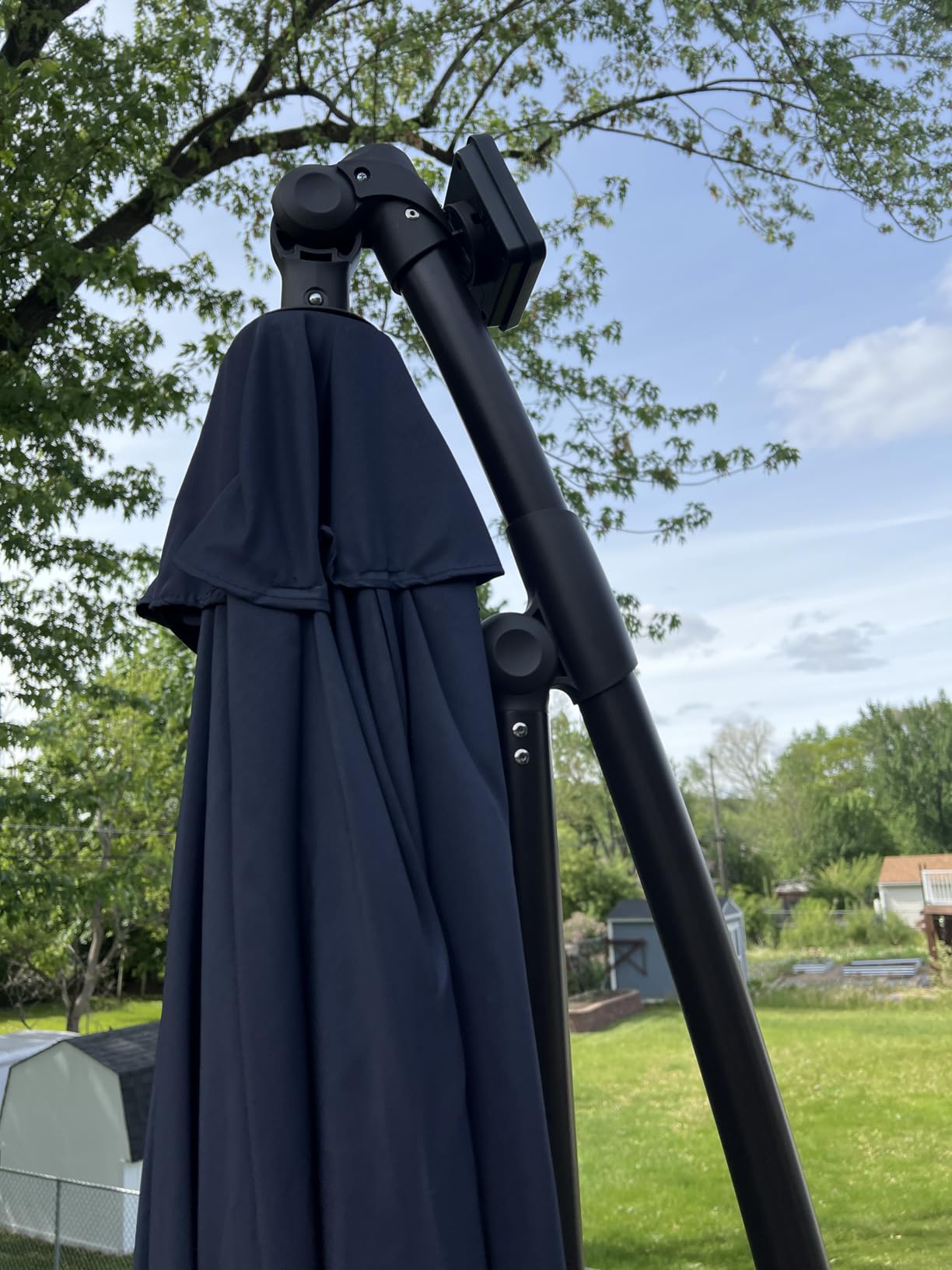 HOMSHADE 10ft Solar LED Cantilever Patio Umbrella with Base Included, Premium 220GSM Solution-Dyed Fabric, 5-Year Fade-Resistant, 30 MPH Windproof, 45 Degree Infinite Tilt for Backyard, Deck, Pool (Navy Blue) customer photo 2