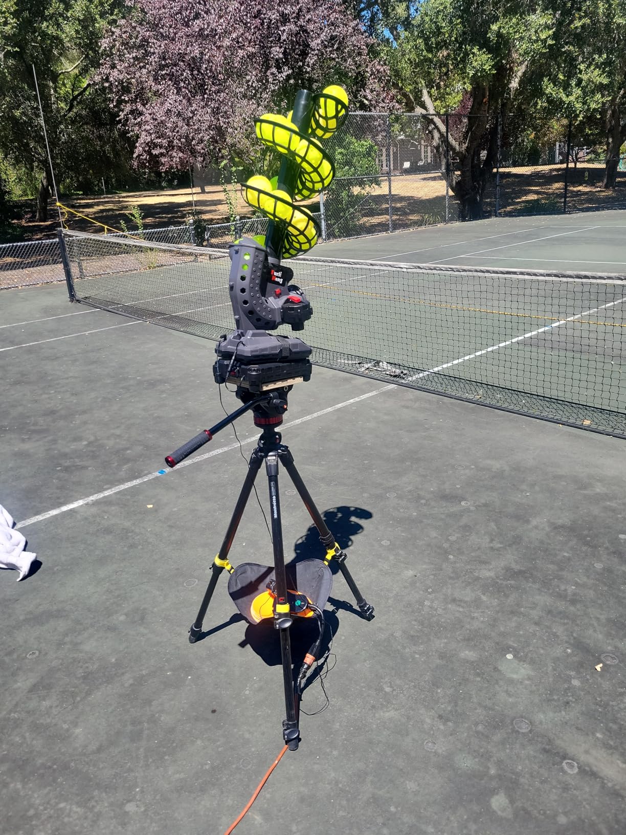 Furlihong 3802PBH Pickleball Machine, Adjustable Speed & Angles, Pickleball Launcher with Auto Swing Base, Powered by Power Bank/Batteries/AC Power, for All-Level Training customer photo 1