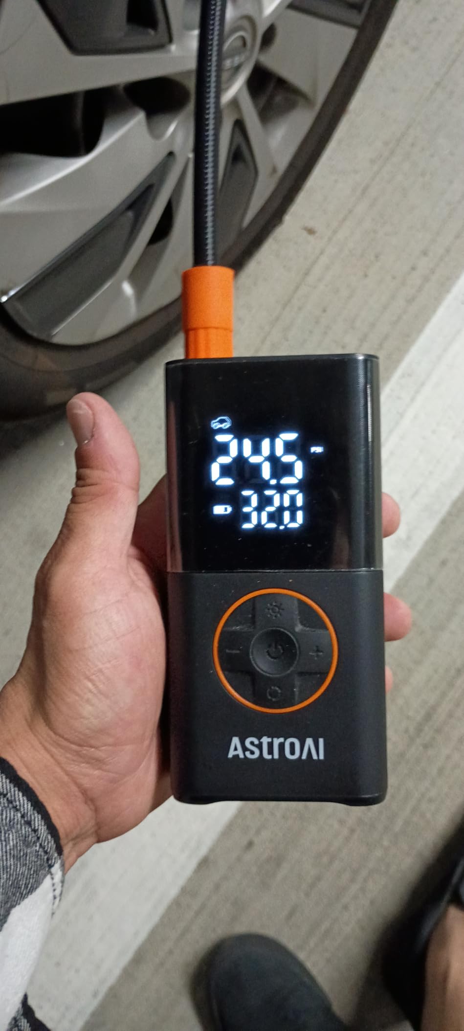AstroAI L7 Tire Inflator Portable Air Compressor, 150 PSI Cordless Mini Air Bike Auto Shut-Off Pump with Digital Display Pressure Gauge, Fast Inflation & LED Light for Car Tires, Motorcycles, Bikes, Balls customer photo 2