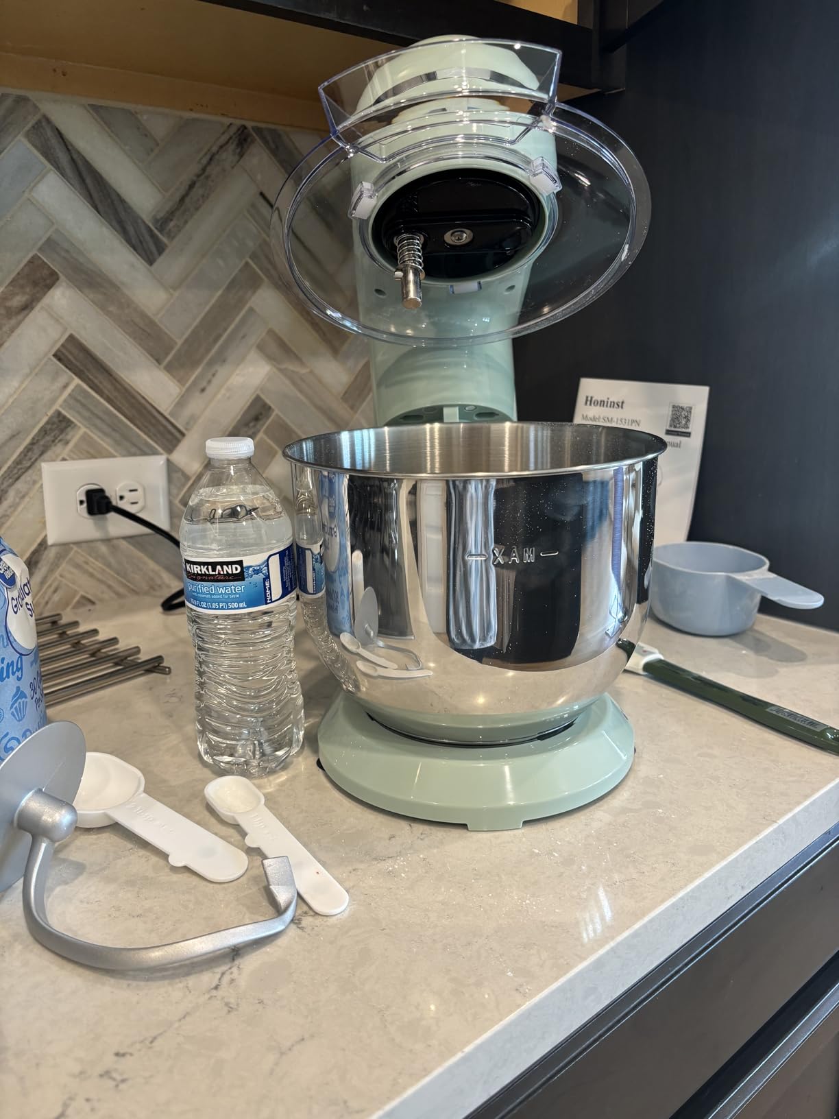 Honinst Stand Mixer, 6.5QT 10-Speed Tilt-Head Electric Stand Mixer, 3-In-1 Kitchen Mixer with Bowl, Dough Hook, Whisk and Beater, Black customer photo 1