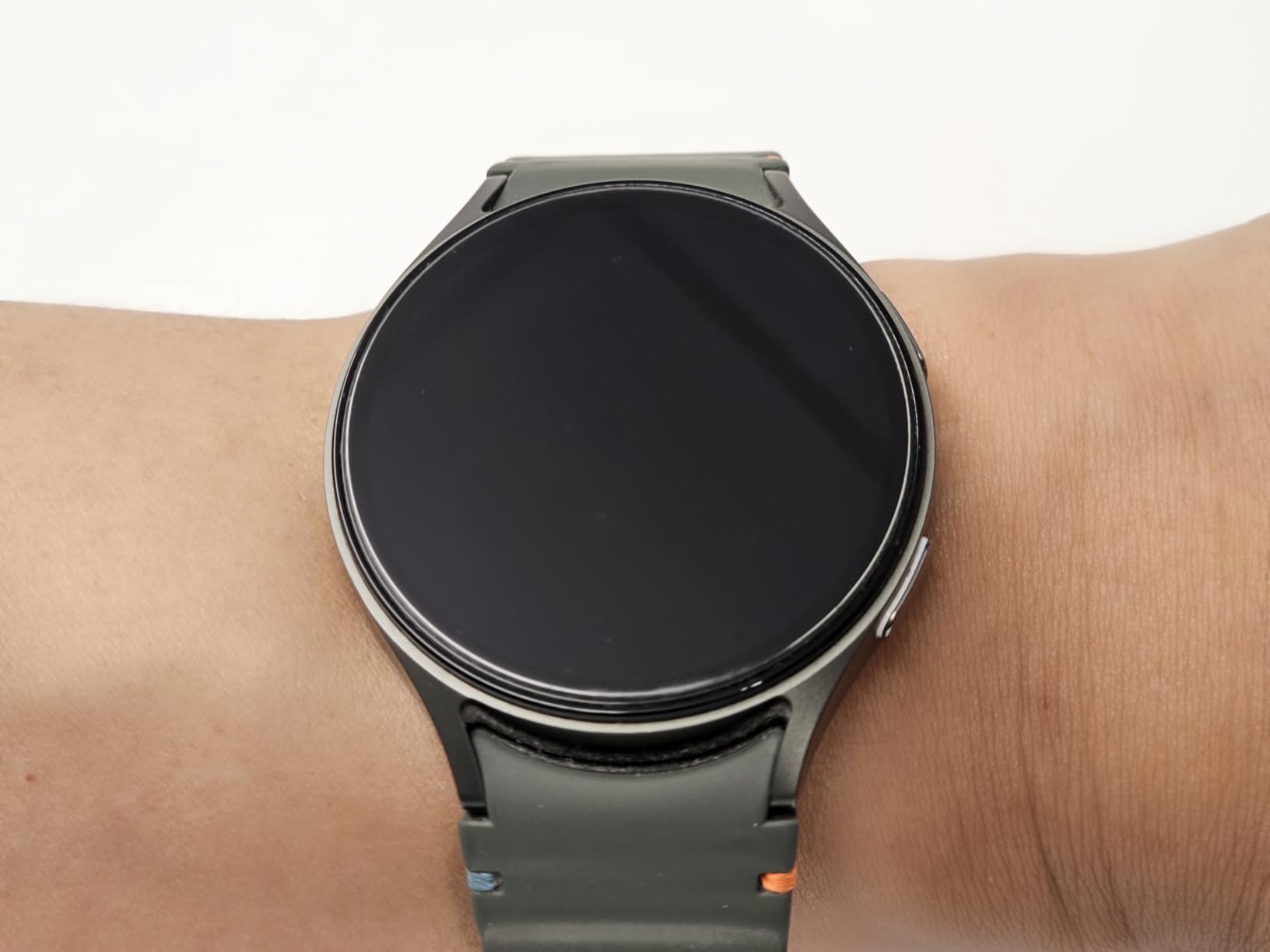 Samsung Galaxy Watch 7 40mm Bluetooth AI Smartwatch w/Energy Score, Wellness Tips, Heart Rate Tracking, Sleep Monitor, Fitness Tracker, 2024, Cream [US Version] customer photo 2