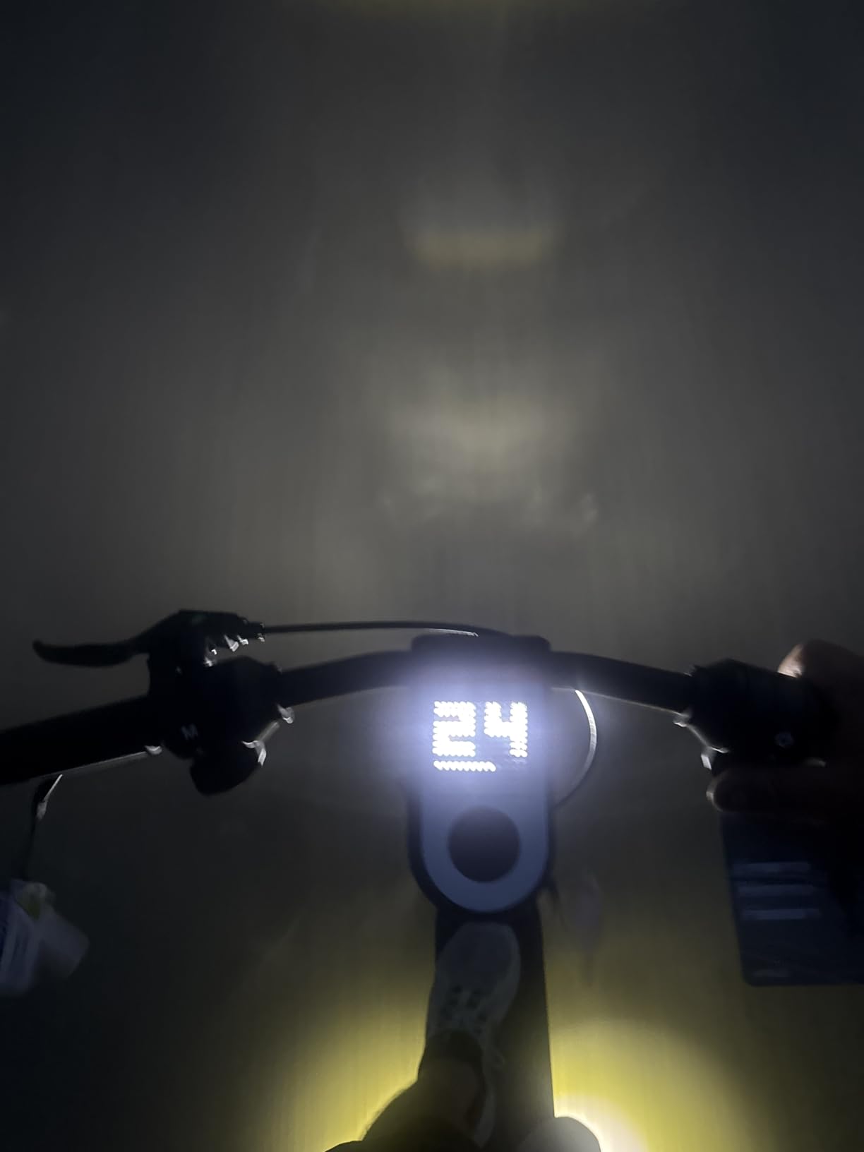 Apollo Go/Explore Electric Scooter for Adults with Dual 350W Motors, 28 MPH Top Speed, Up to 37-Mile Range, Airflow Suspension, Self-Healing Tires & 360 Degree Lighting - E Scooter for Powerful All-Terrain customer photo 2