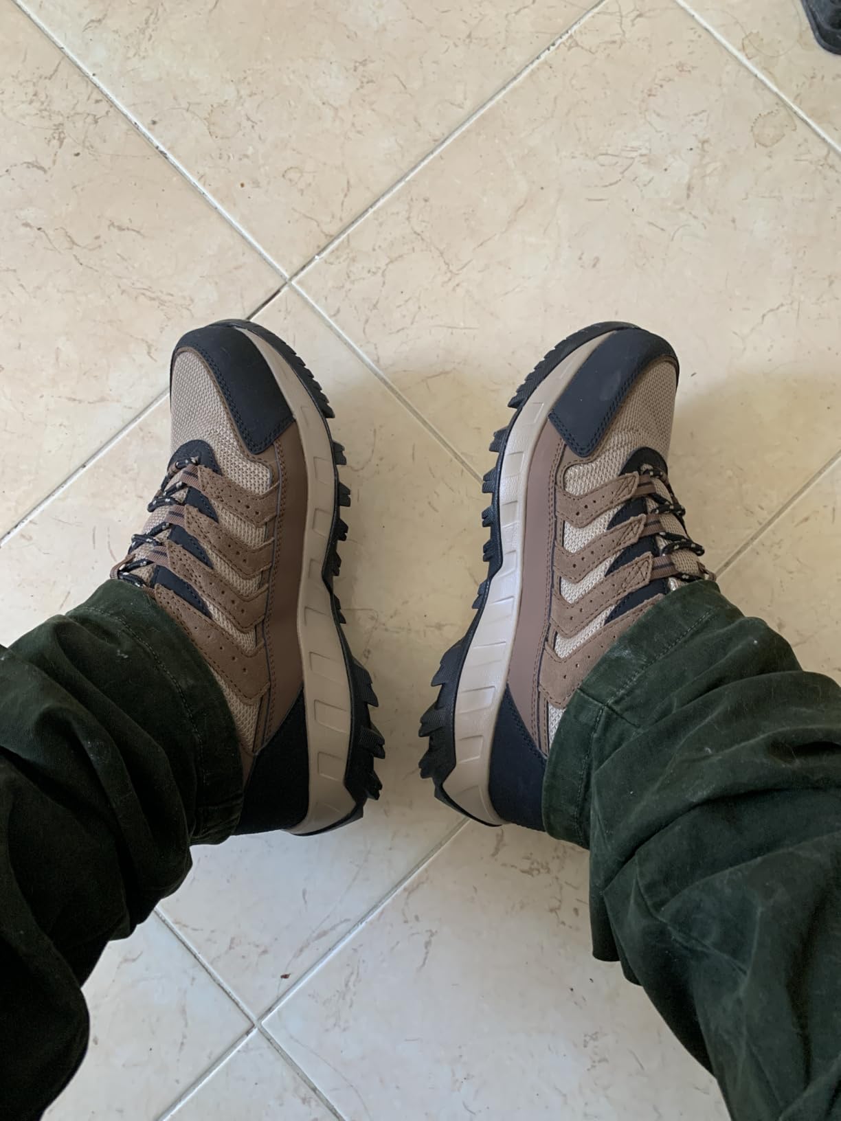 Columbia Men's Strata Trail Mid Waterproof Hiking Boots customer photo 1