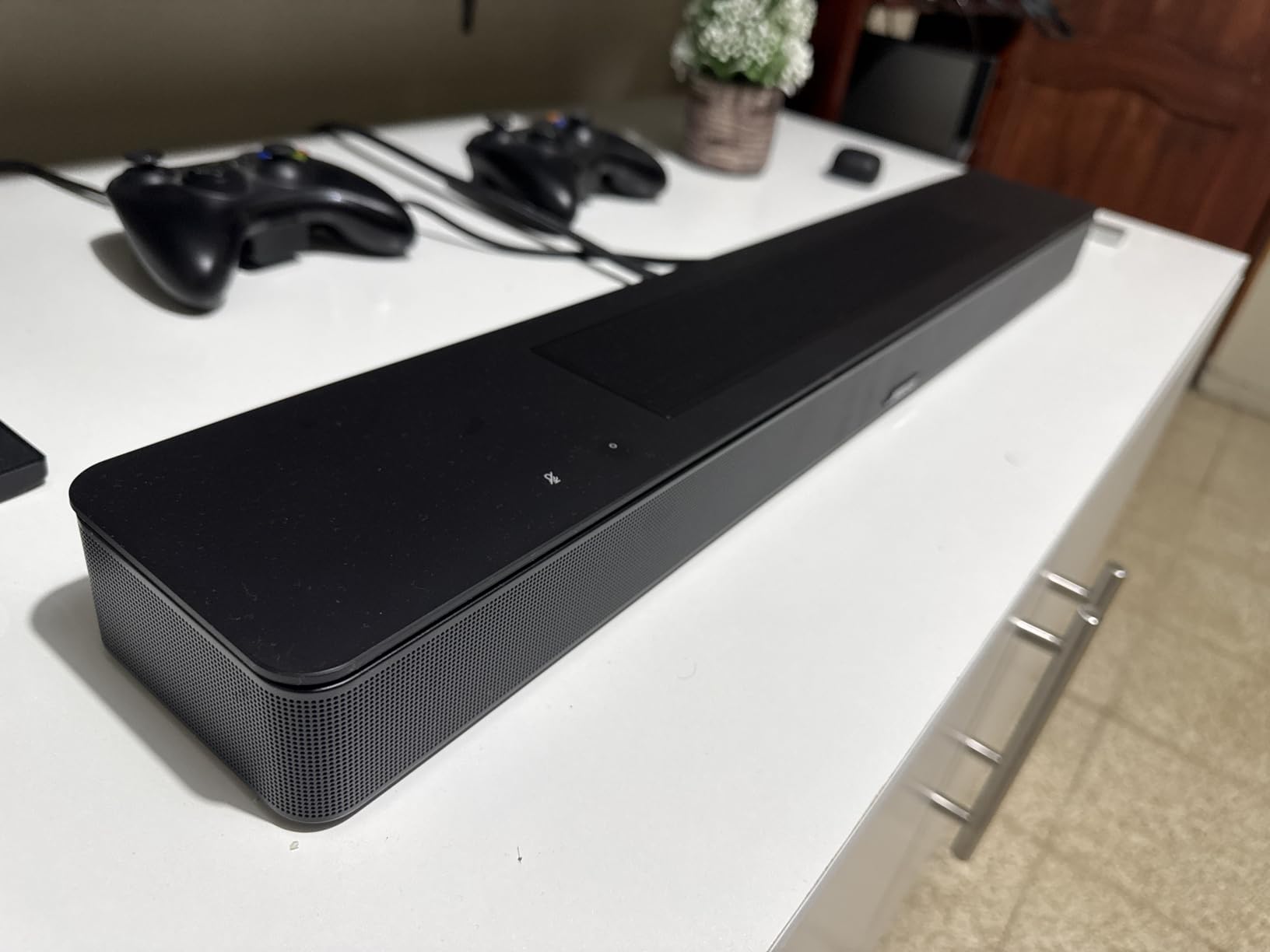 Bose Smart Dolby Atmos Soundbar, All-in-One Soundbar for TV, A.I. Dialogue Mode, Voice Control and Amazon Alexa Built-in customer photo 2