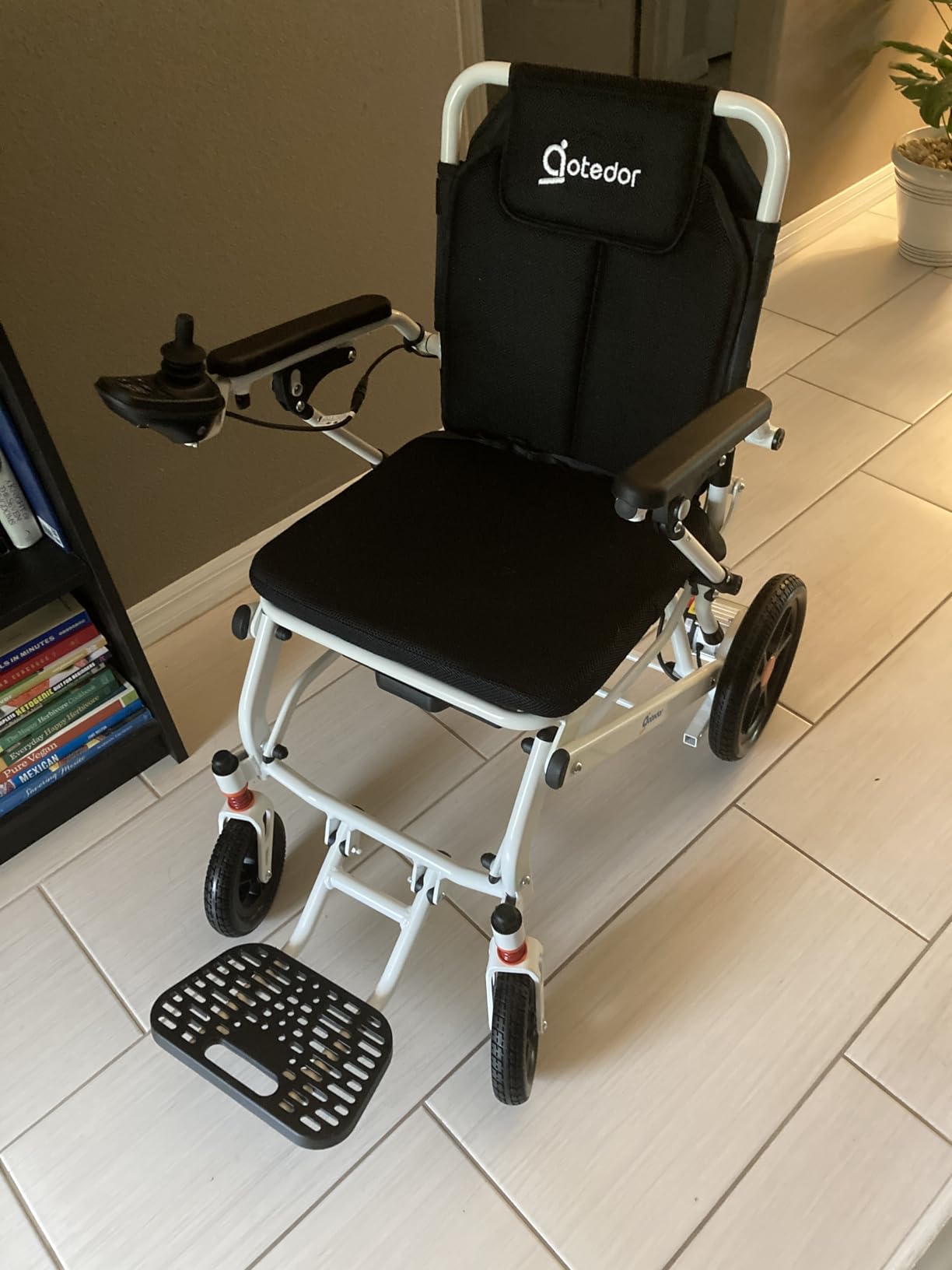 Aotedor Electric Wheelchairs for Adults, 22 Miles Long Travel Range with 2 Lithium Batteries All Terrain Power Wheelchair, Ultra Lightweight 39Lbs Folding Compact Motorized Wheelchair, Airline Approved customer photo 1