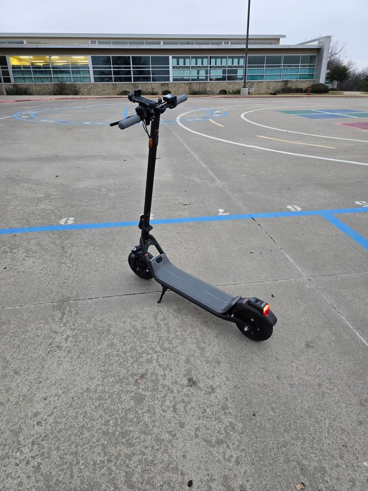 NIU 100P/100F/300P/300X Electric Scooter Adult - E Scooter with Suspension, 600-1000W Peak Power, 18-37.3 Miles Max Range, Top Speed 17.4-23.6MPH, Commuting E-Scooter customer photo 2
