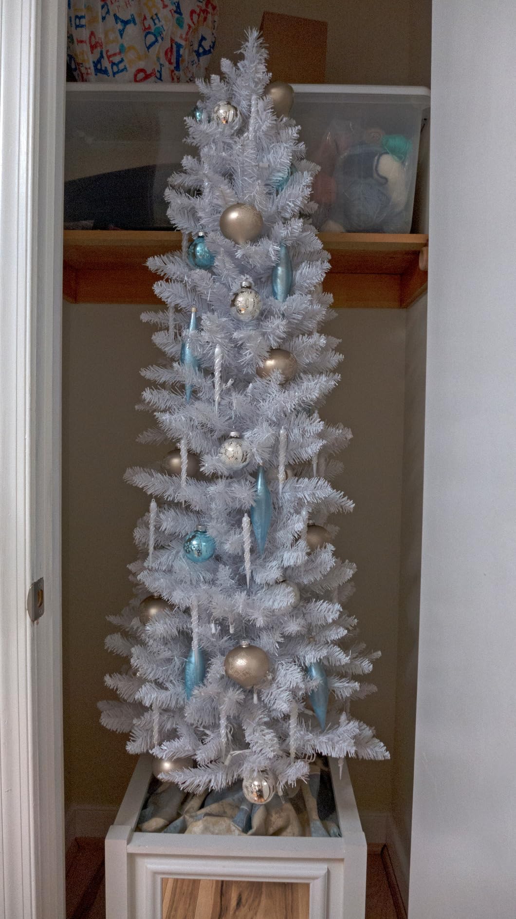 Goplus 5ft Slim Pencil Christmas Tree, Artificial Skinny Xmas Tree with Quick Shape Technology, 295 Lush Branch Tips, Foldable Metal Stand, Slender Corner Holiday Tree, Home Office Party Decoration customer photo 1