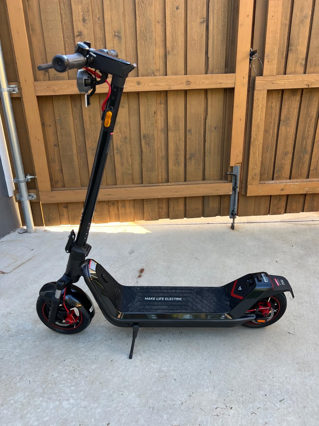 NIU 300X Electric Scooter Adult - E Scooter with Suspension, 1000W Peak Power, 37.3 Miles Max Range, Top Speed 23.6MPH, Commuting E-Scooter customer photo 1