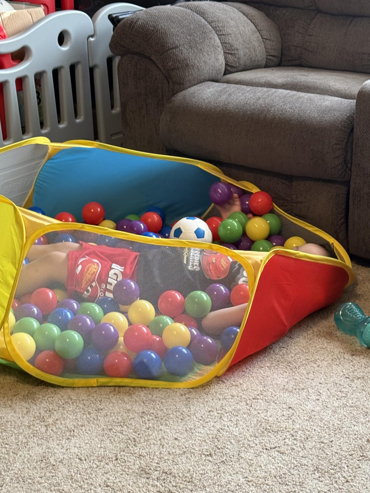Eocolz Kids Ball Pit Large Pop Up Childrens Ball Pits Tent for Toddlers Playhouse Baby Crawl Playpen with Basketball Hoop and Zipper Storage Bag, Balls Not Included (1M Multicolor) customer photo 1