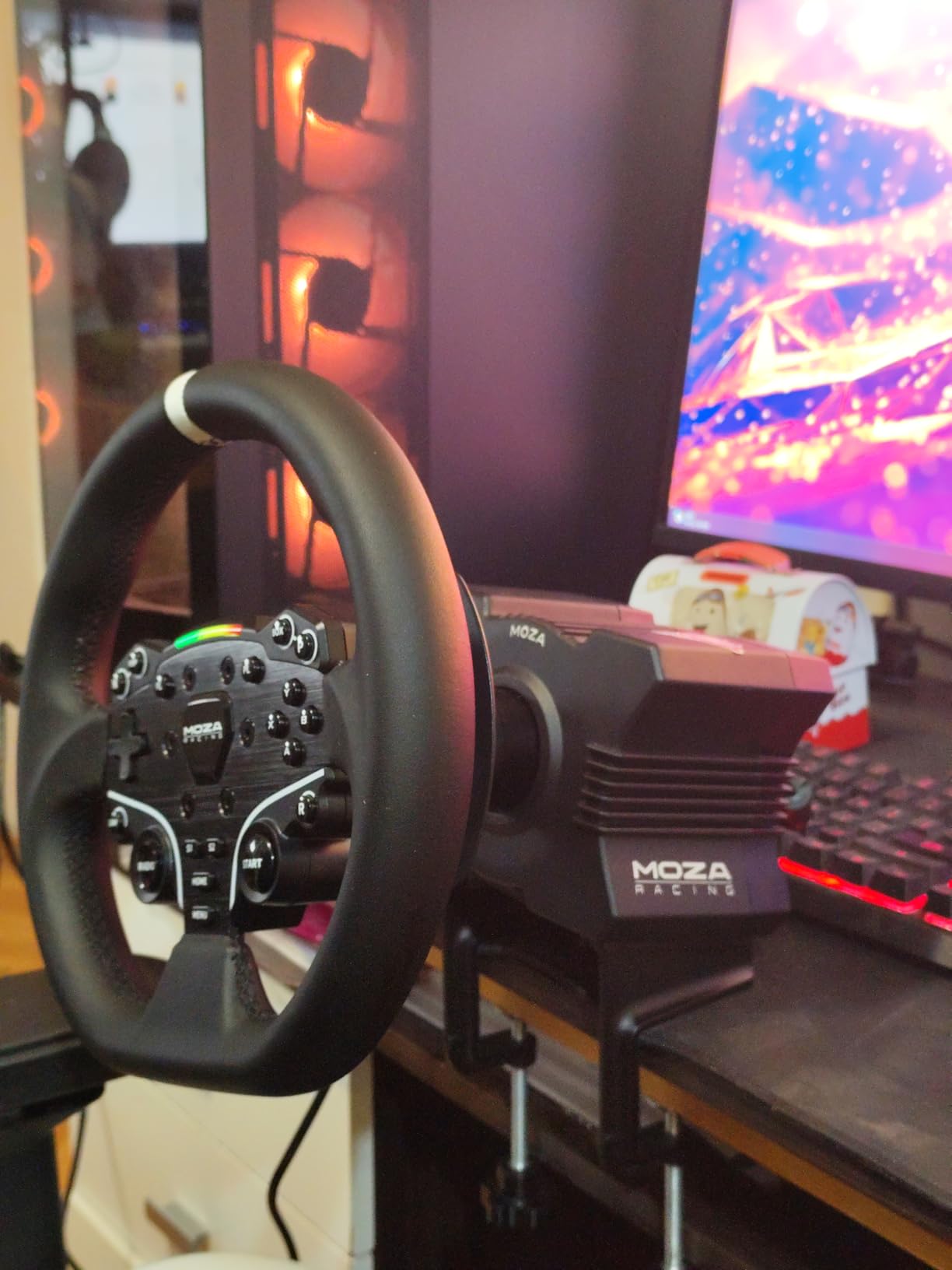 MOZA R5 Wheel and Pedals Kit Racing Simulator 5.5Nm Direct Drive Wheelbase, 11-Inch ES Racing Wheel, SR-P Lite Dual Pedal and Desk Clamp All-in-One customer photo 2